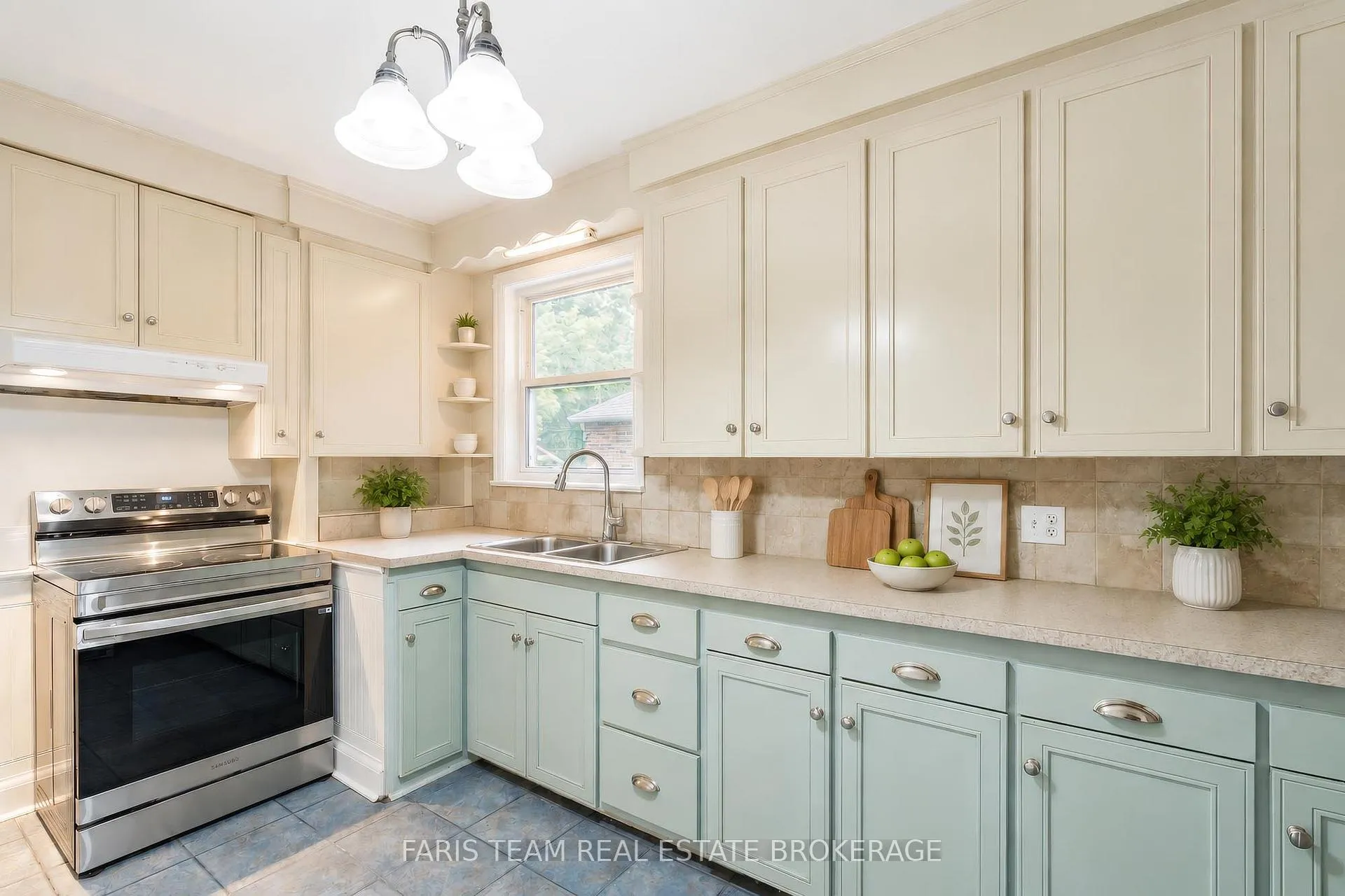 Photo 5 of 149 John Street, North York, Weston — HOMEH