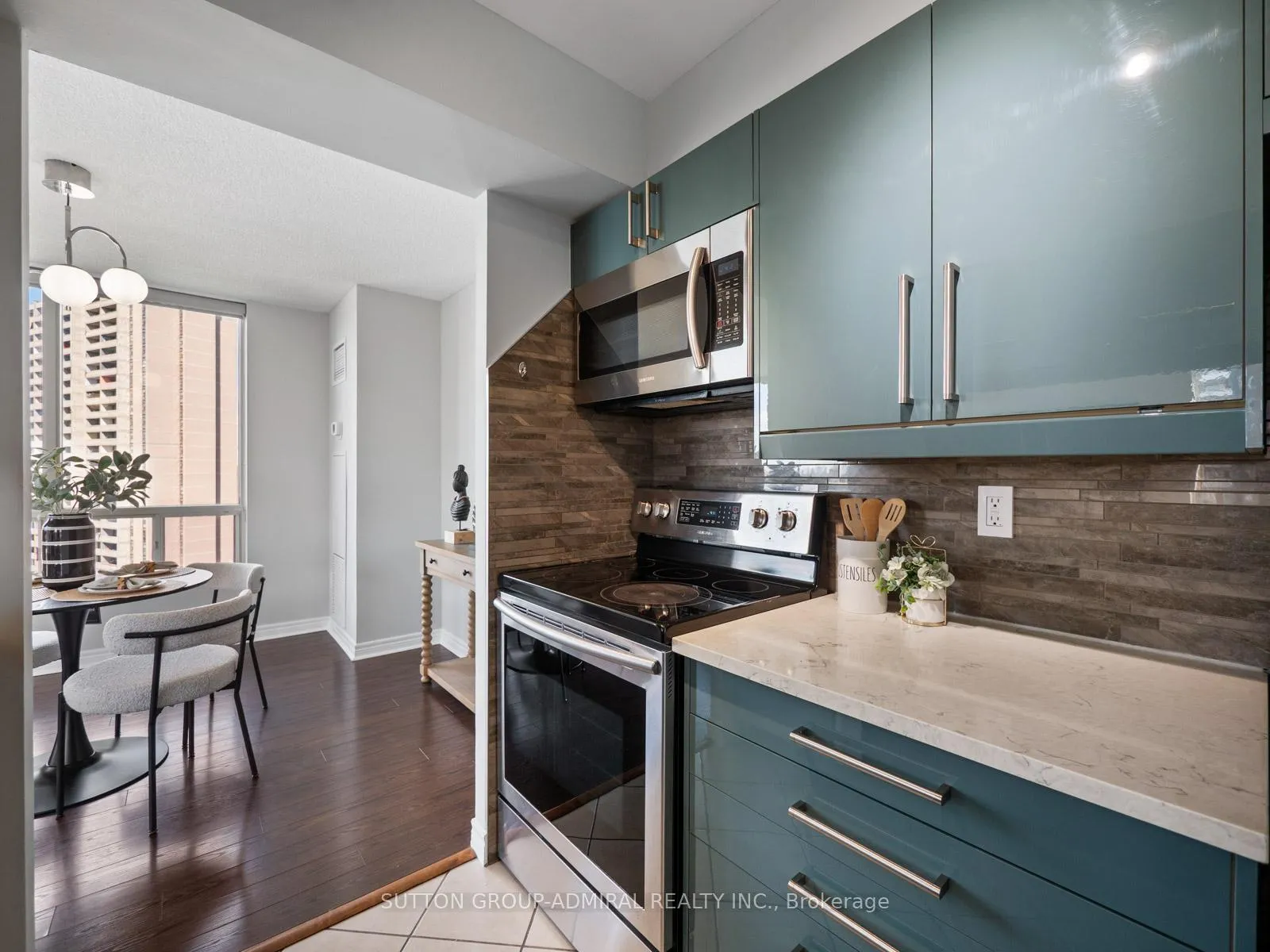 Photo 6 of Unit 1508, 3 Hickory Tree Road, North York, Weston — HOMEH