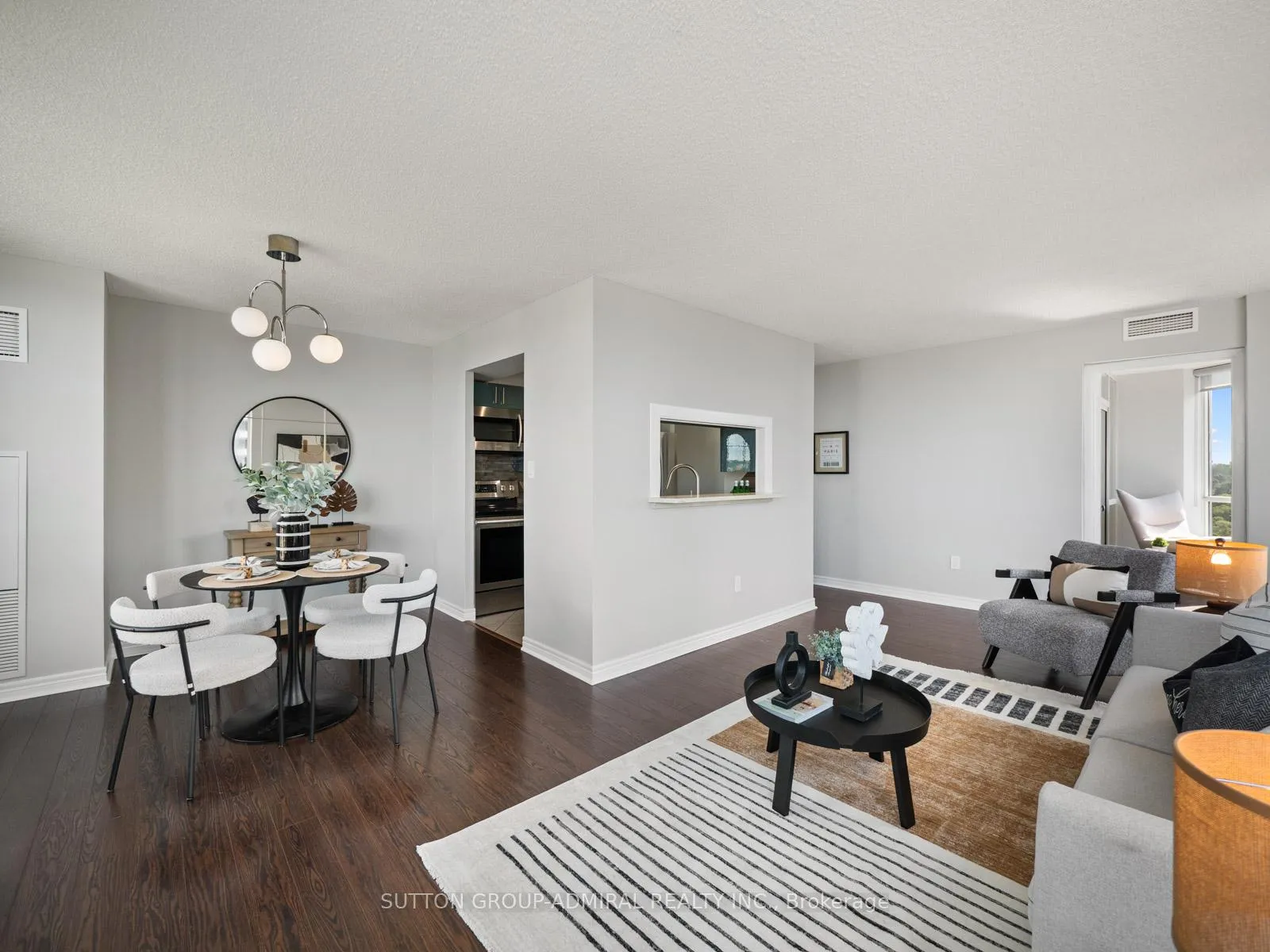 Photo 11 of Unit 1508, 3 Hickory Tree Road, North York, Weston — HOMEH