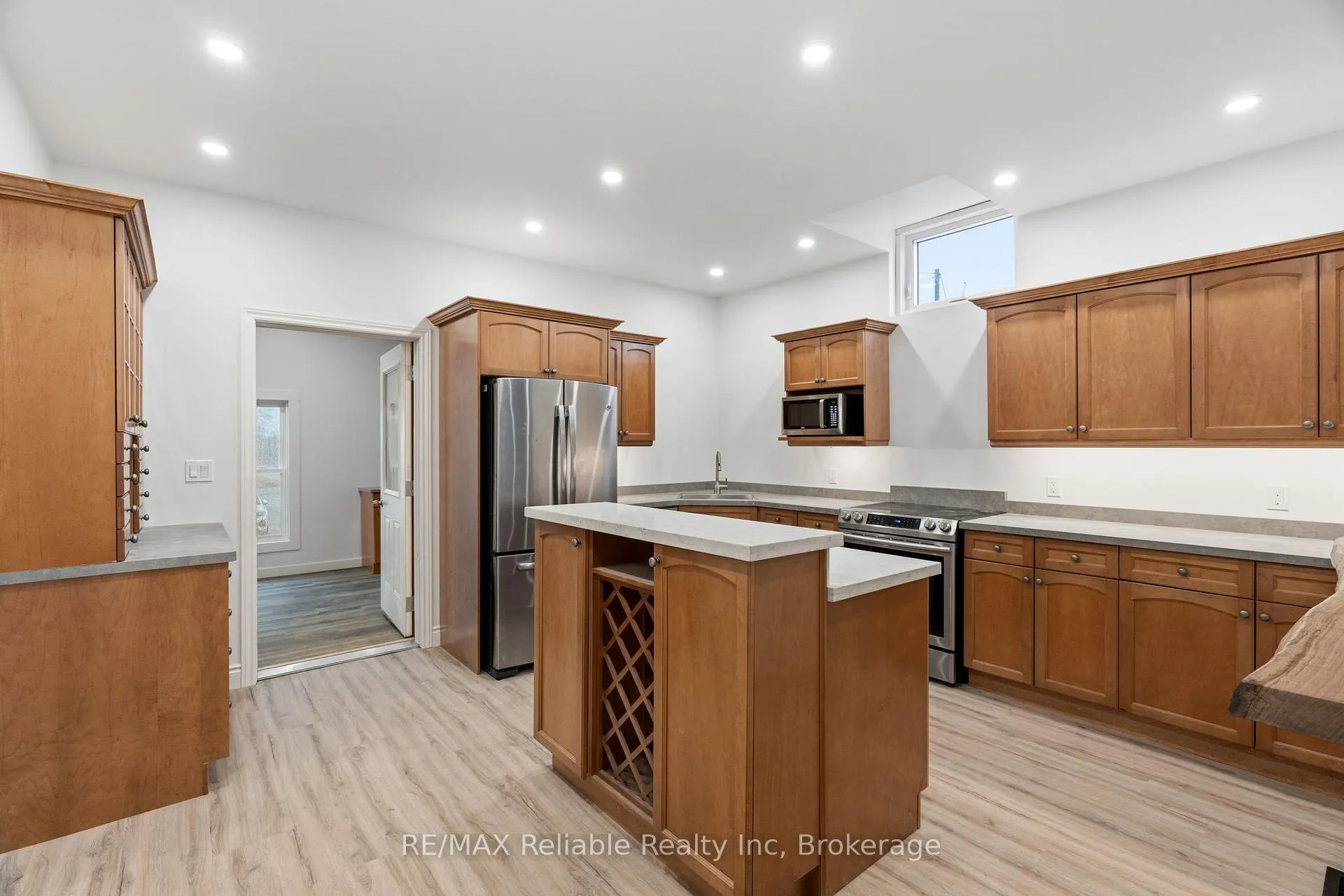 Photo 14 of 271 Main Street, Central Huron, Hullett — HOMEH