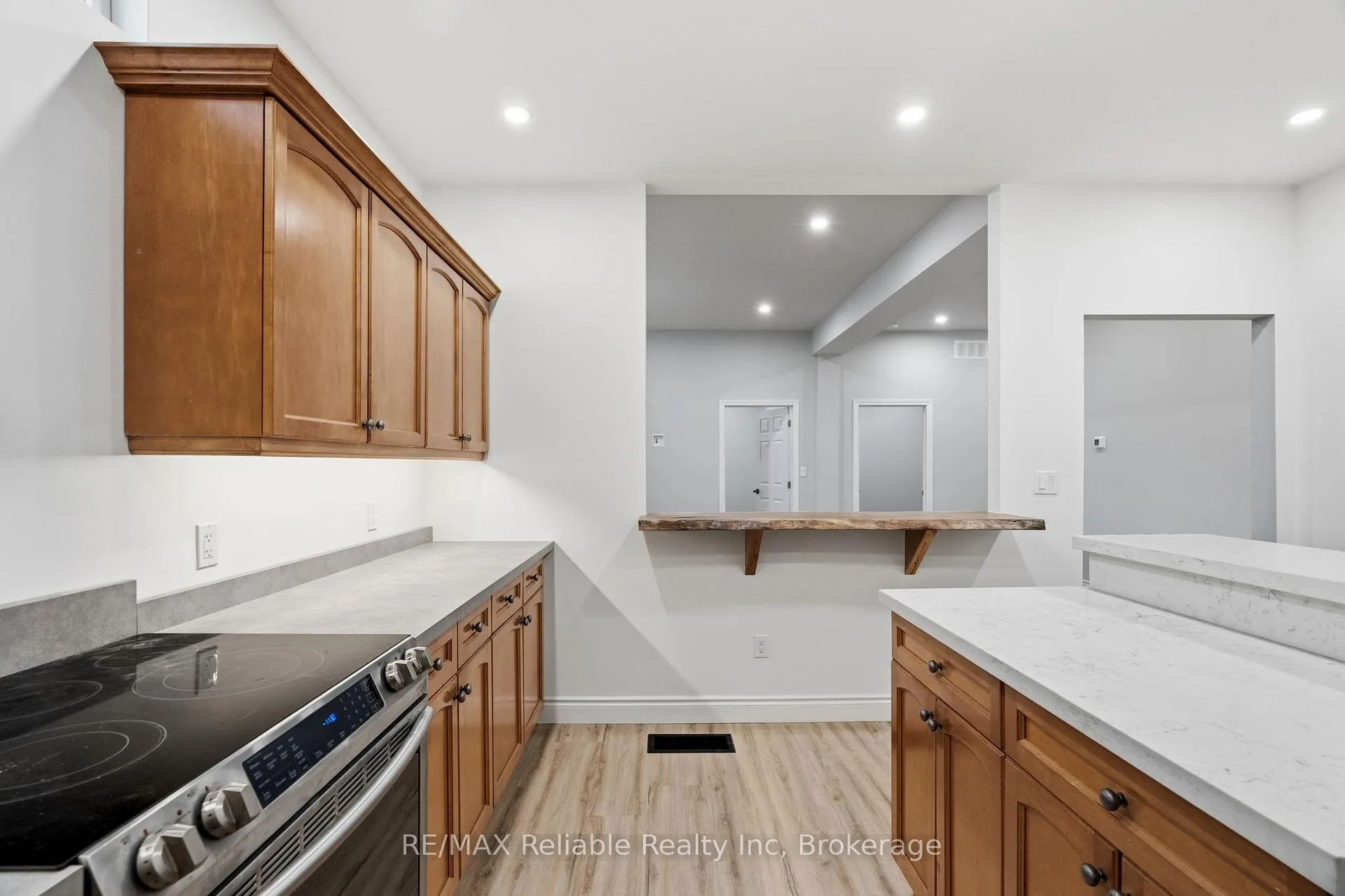 Photo 16 of 271 Main Street, Central Huron, Hullett — HOMEH
