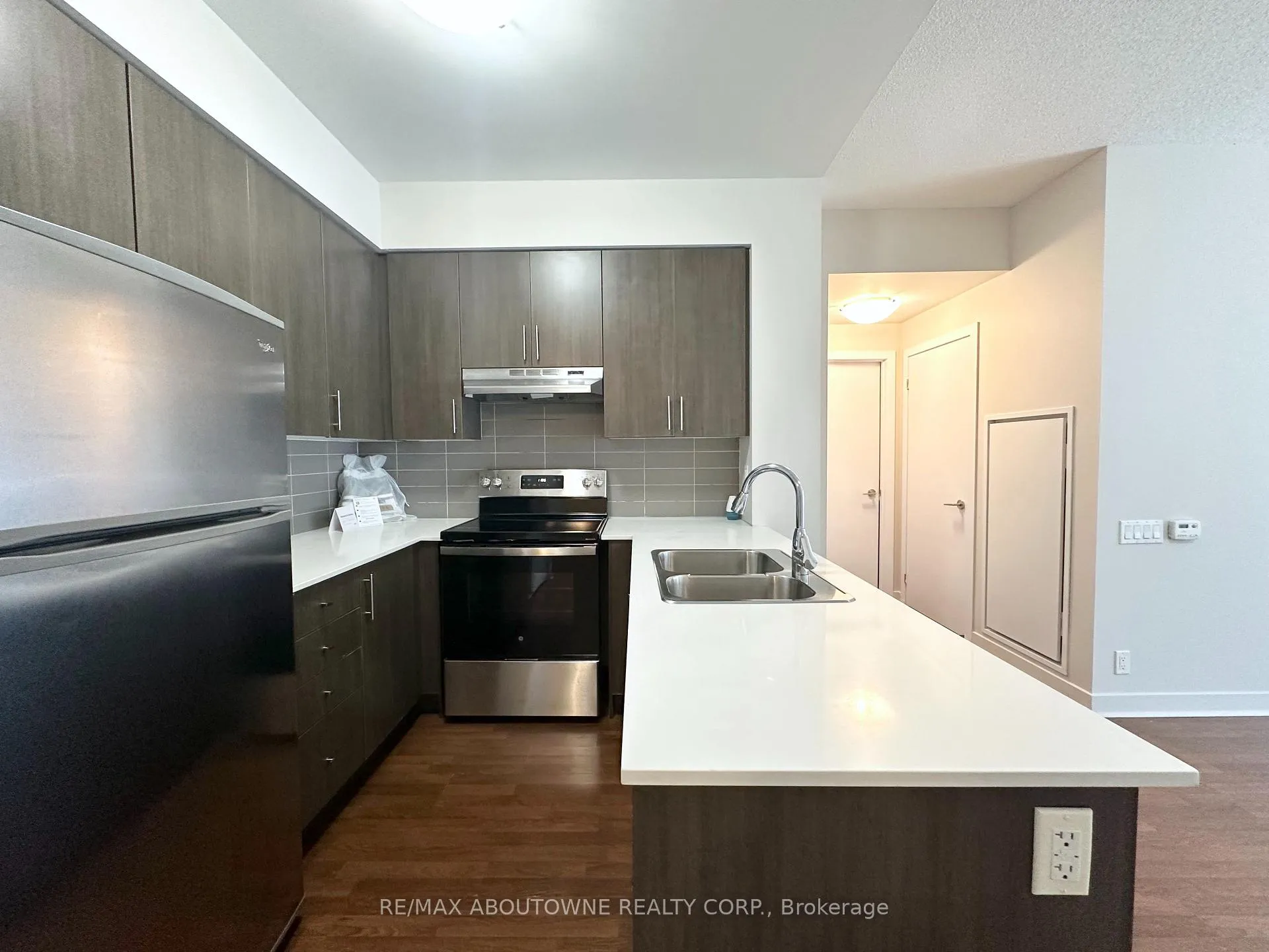 Photo 3 of Unit 1002, 188 Clark Boulevard, Brampton, Queen Street Corridor — HOMEH