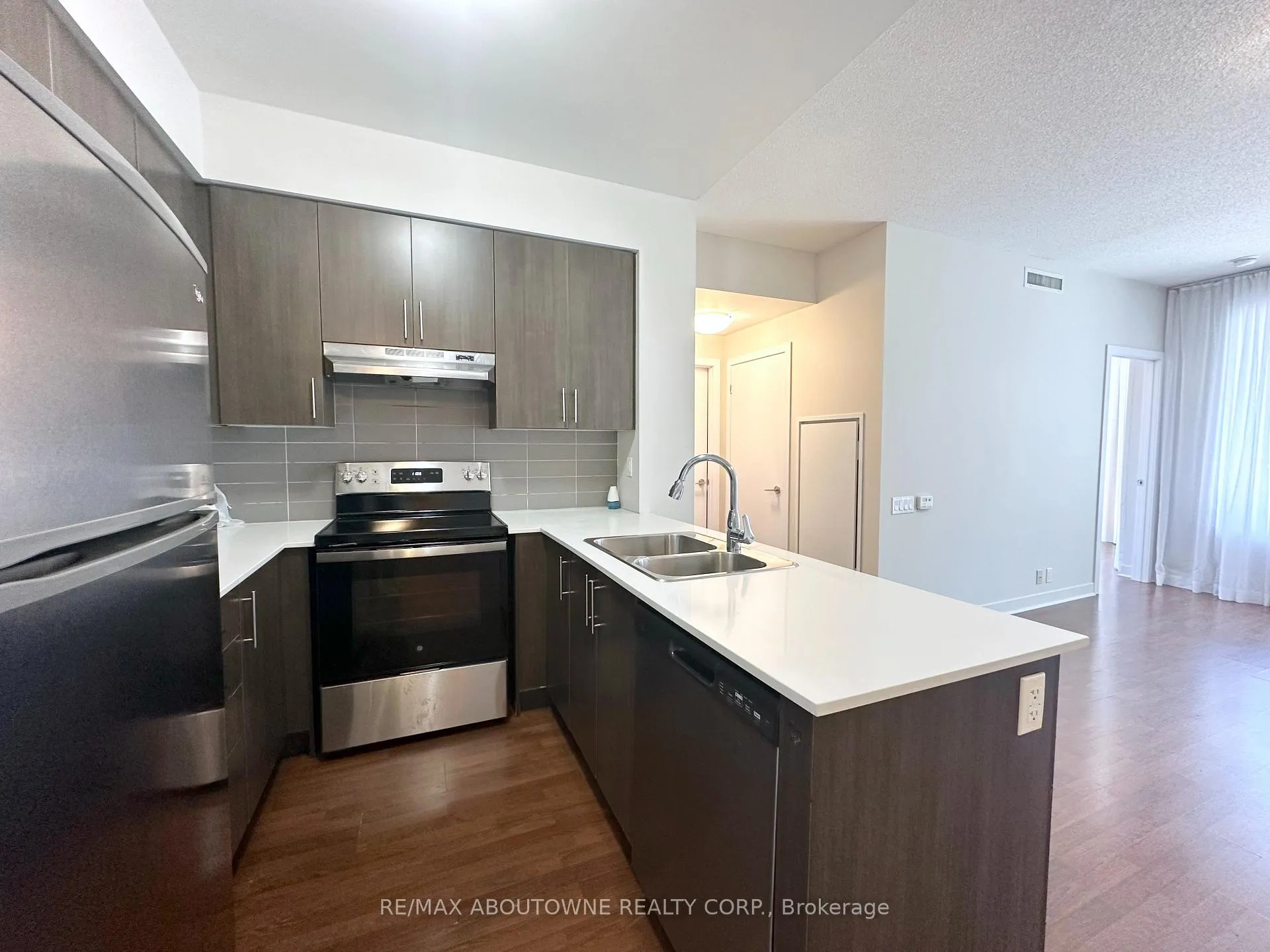 Photo 4 of Unit 1002, 188 Clark Boulevard, Brampton, Queen Street Corridor — HOMEH