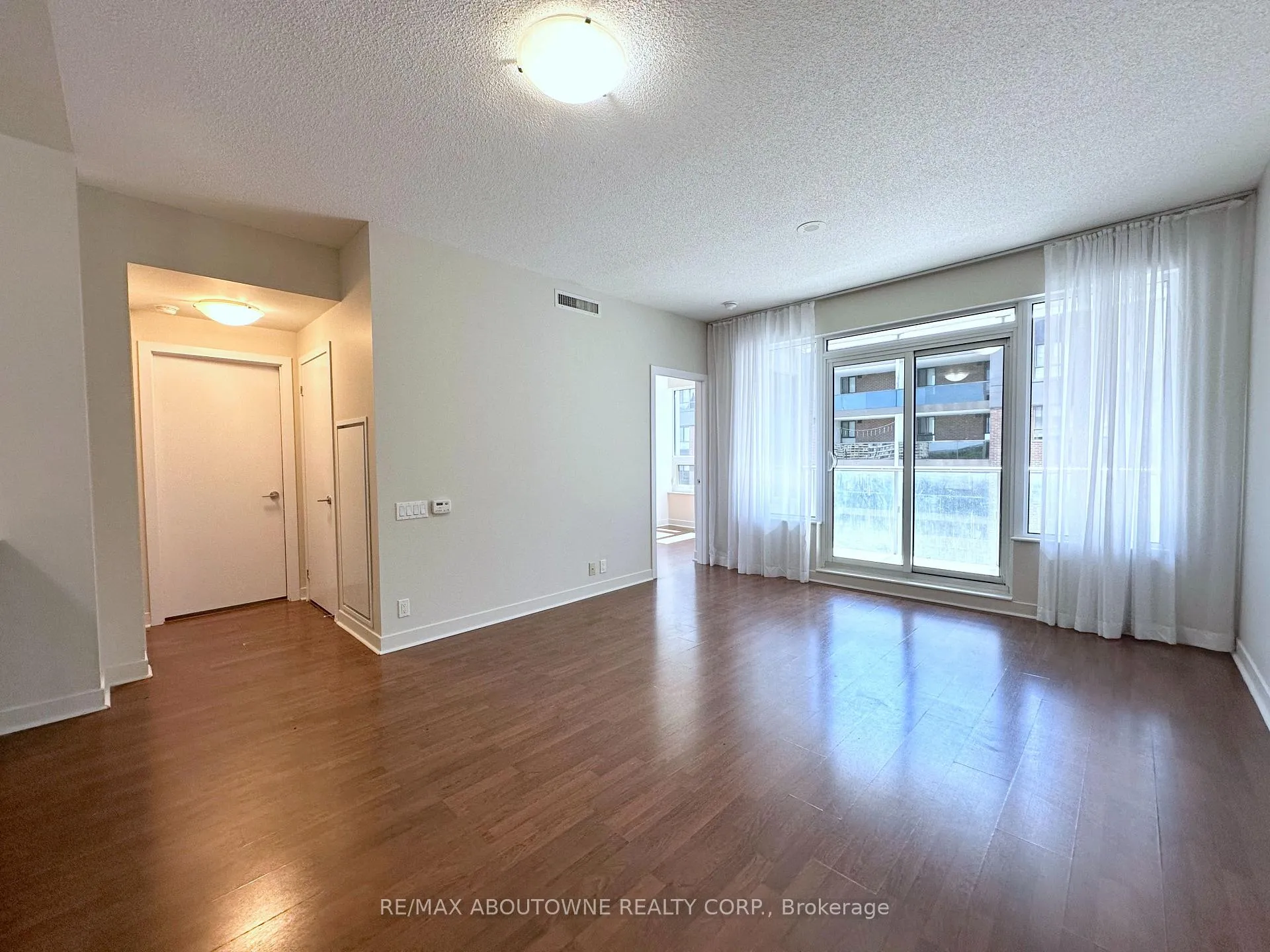 Photo 5 of Unit 1002, 188 Clark Boulevard, Brampton, Queen Street Corridor — HOMEH