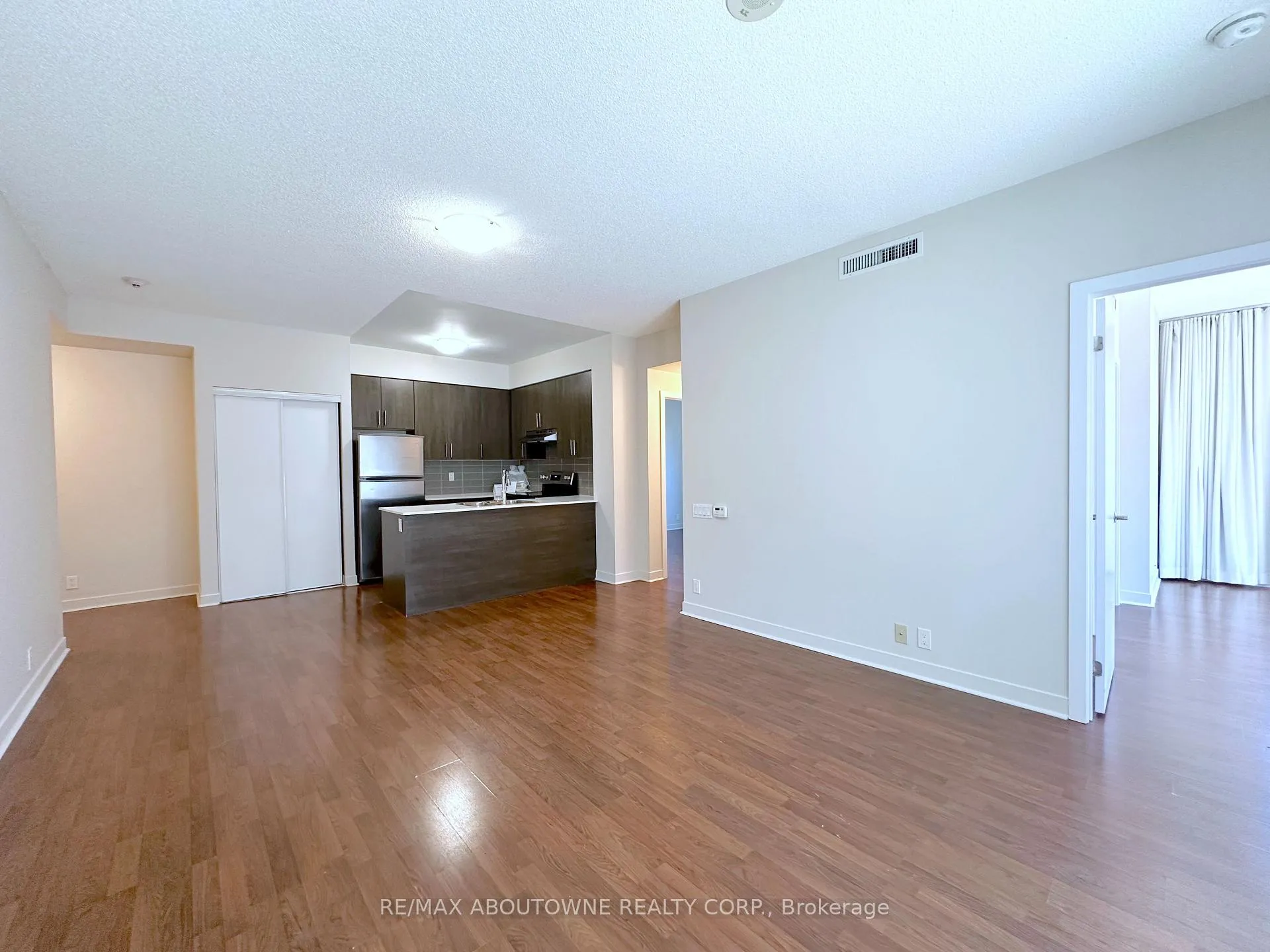 Photo 6 of Unit 1002, 188 Clark Boulevard, Brampton, Queen Street Corridor — HOMEH