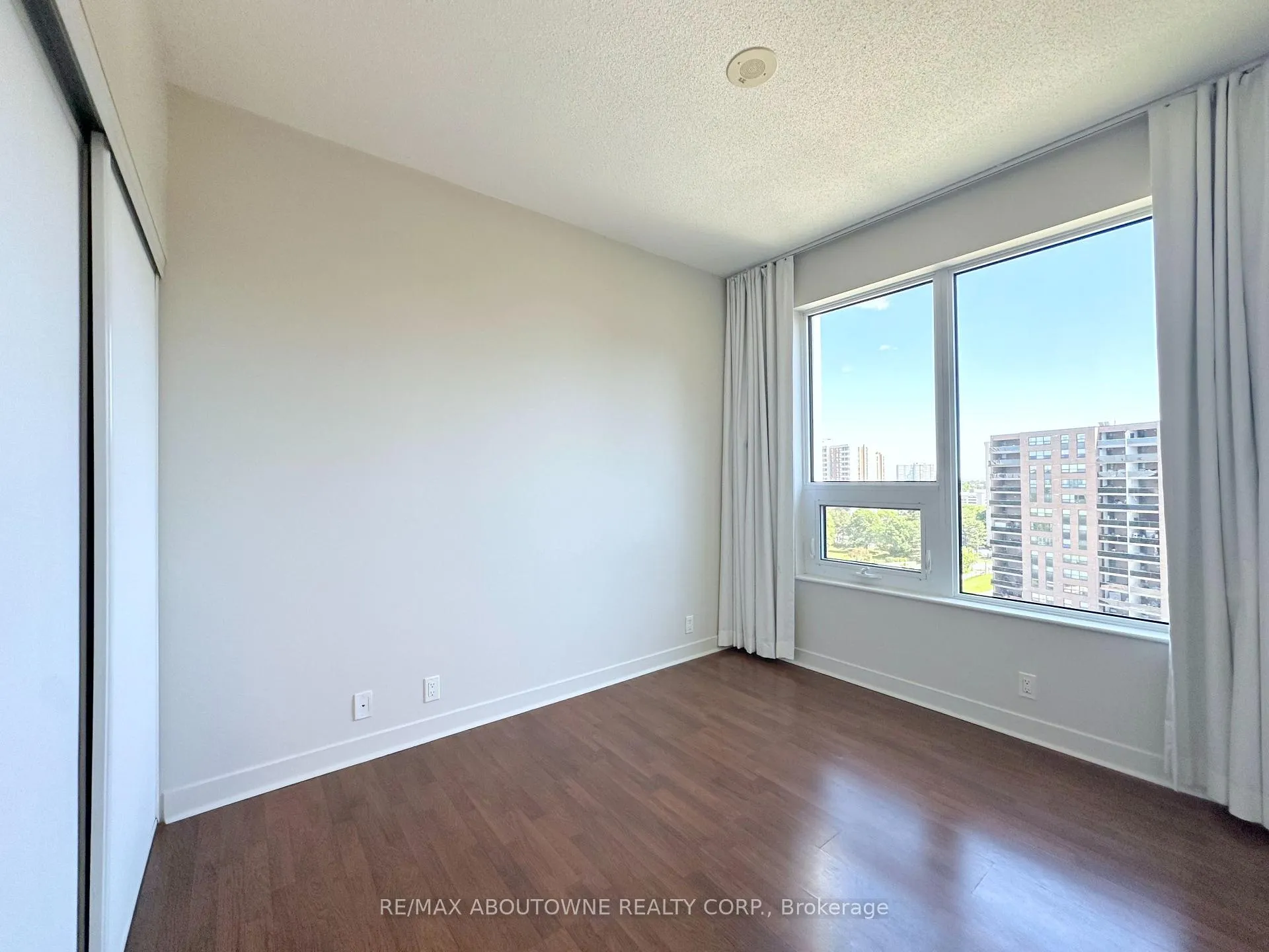 Photo 10 of Unit 1002, 188 Clark Boulevard, Brampton, Queen Street Corridor — HOMEH