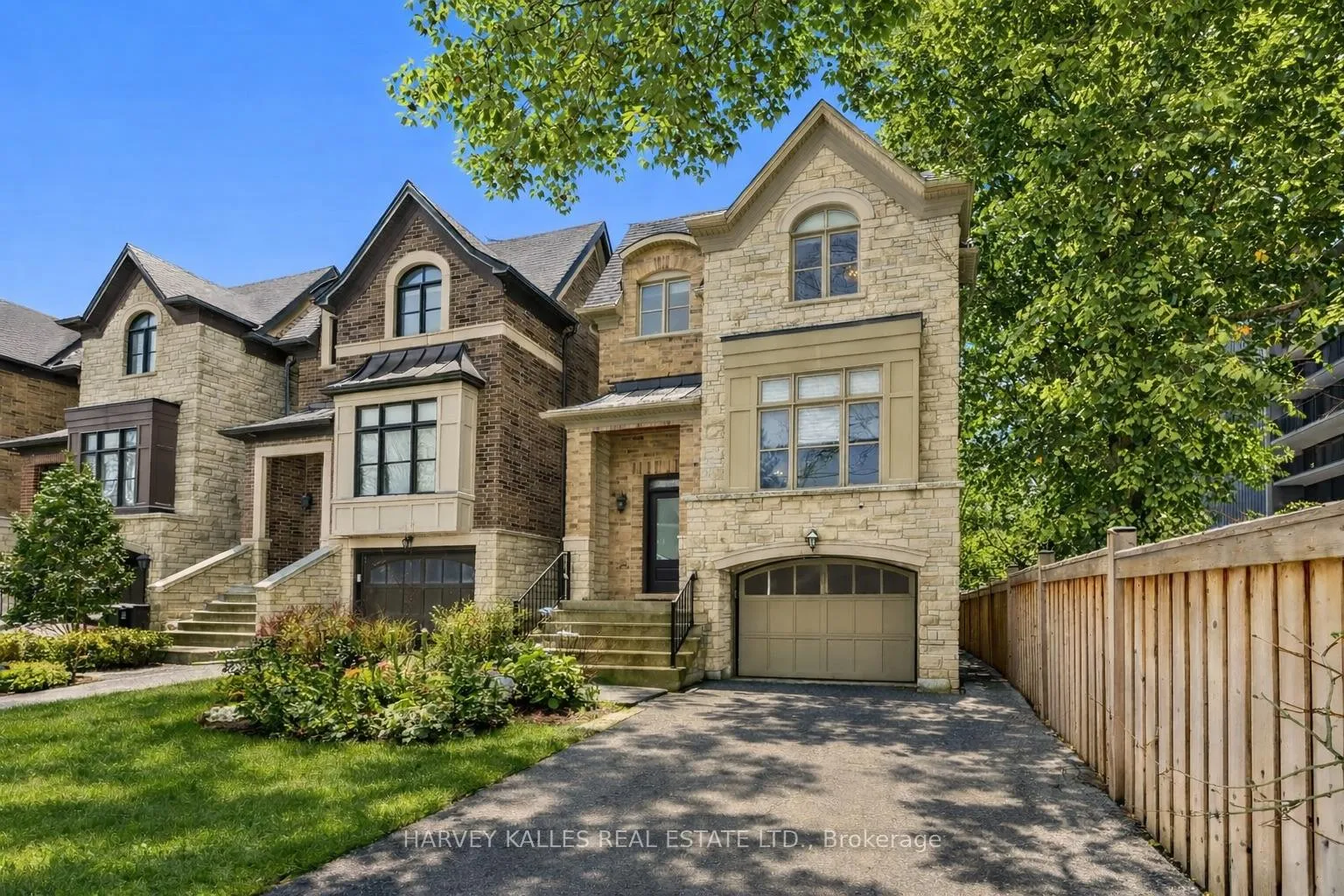 Photo 2 of 575 Fairlawn Avenue, Toronto, Bedford Park-Nortown — HOMEH
