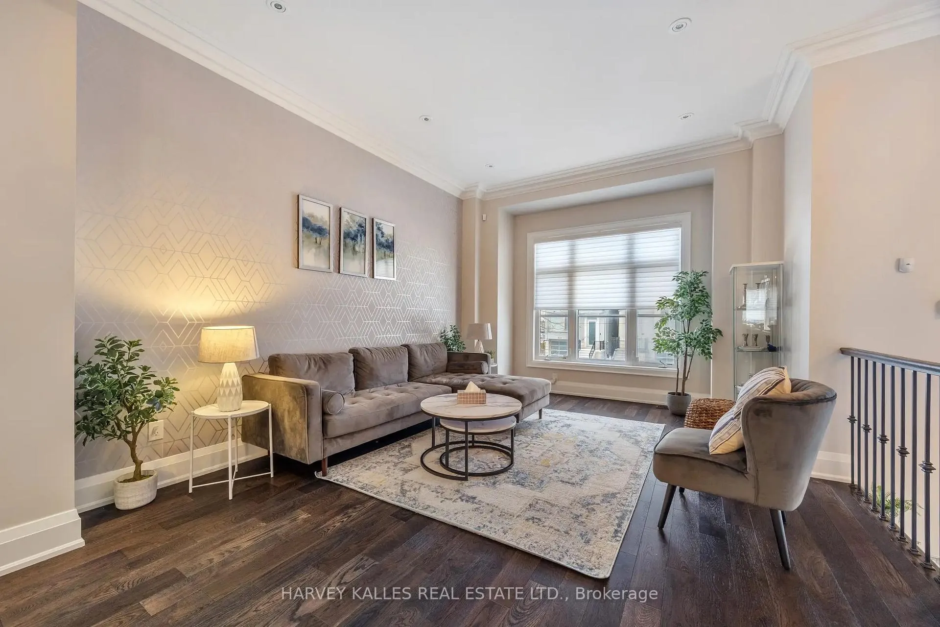 Photo 5 of 575 Fairlawn Avenue, Toronto, Bedford Park-Nortown — HOMEH