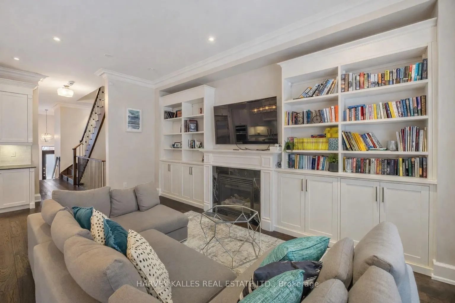 Photo 13 of 575 Fairlawn Avenue, Toronto, Bedford Park-Nortown — HOMEH