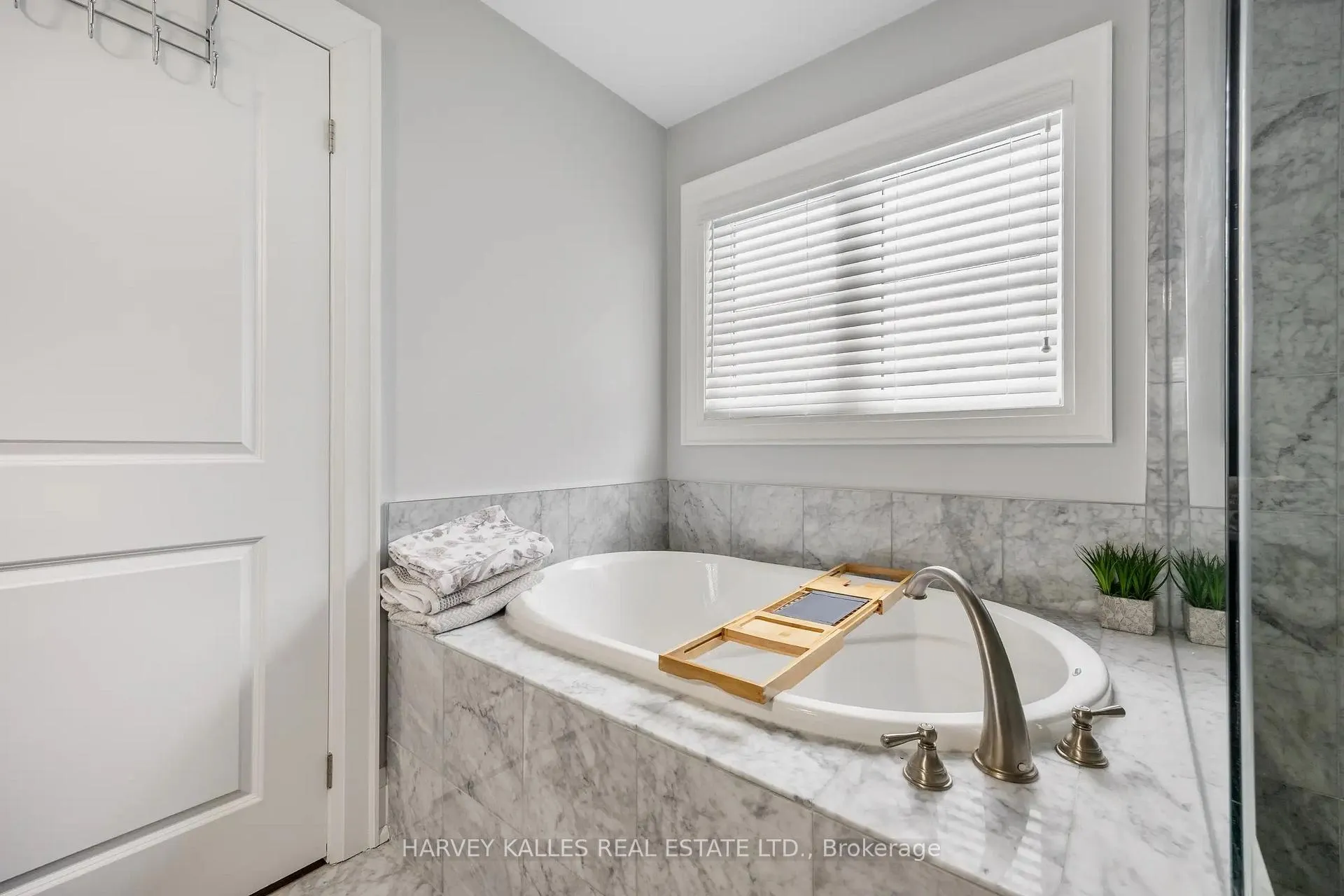 Photo 28 of 575 Fairlawn Avenue, Toronto, Bedford Park-Nortown — HOMEH