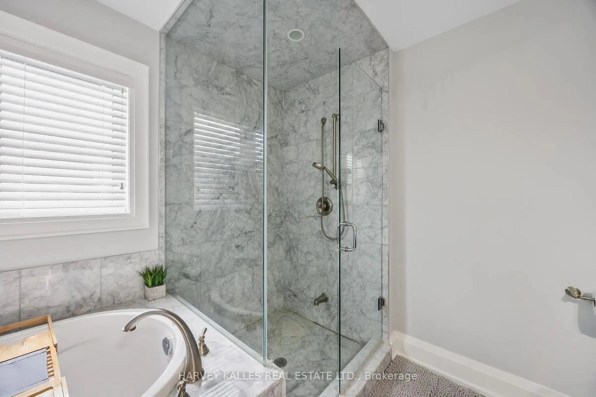 Photo 29 of 575 Fairlawn Avenue, Toronto, Bedford Park-Nortown — HOMEH