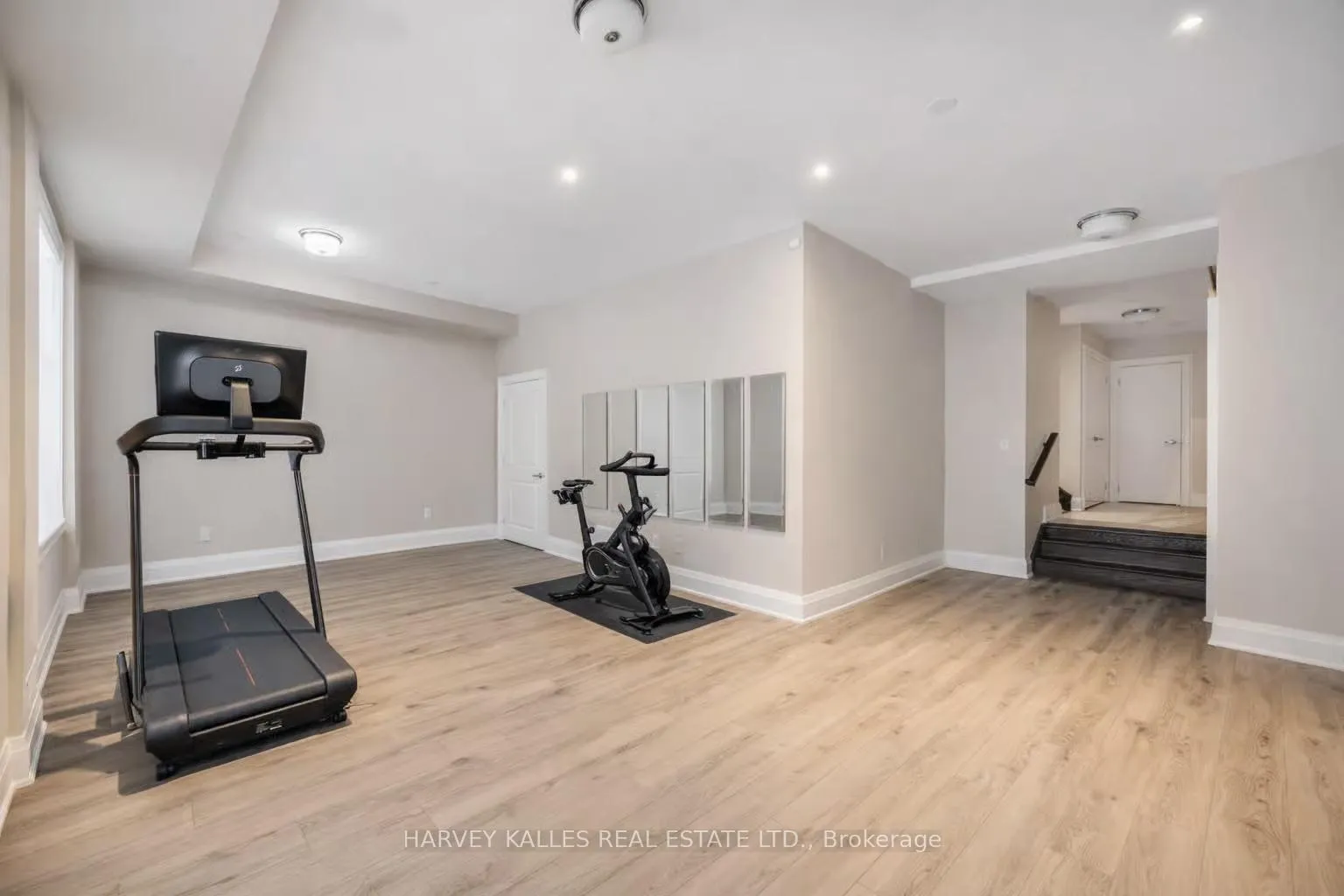 Photo 41 of 575 Fairlawn Avenue, Toronto, Bedford Park-Nortown — HOMEH