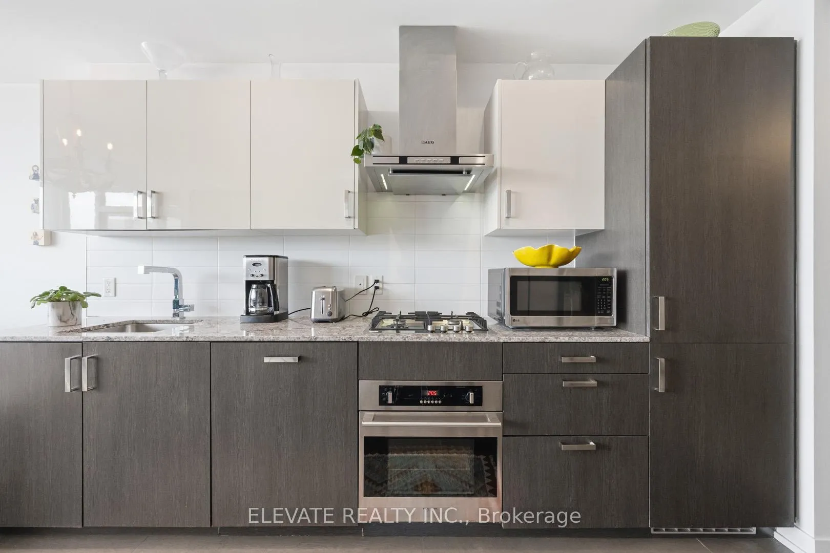 Photo 6 of Unit 510, 36 Howard Park Avenue, Toronto, Roncesvalles — HOMEH