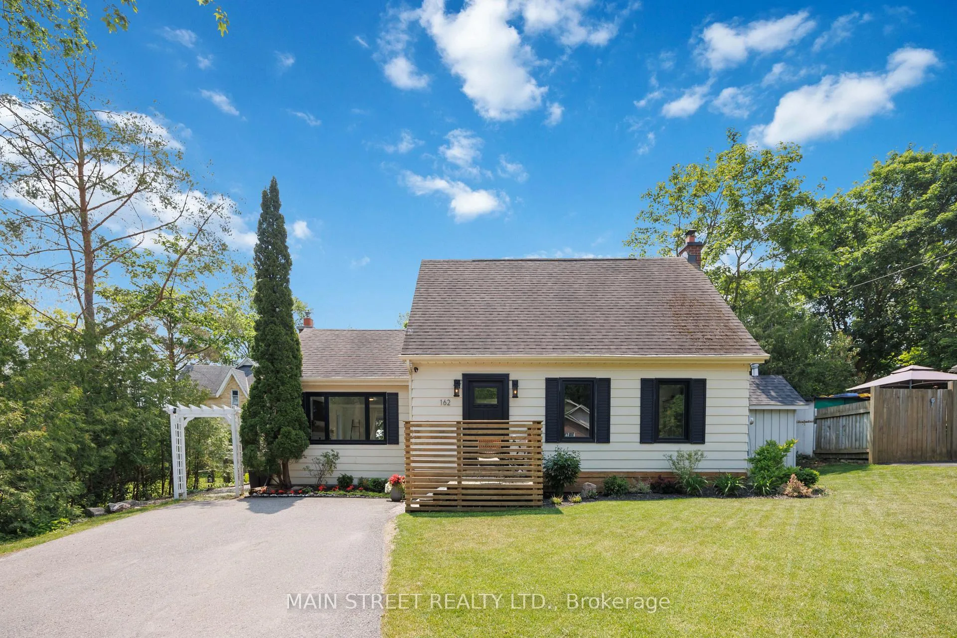 Front of 162 Maple Street