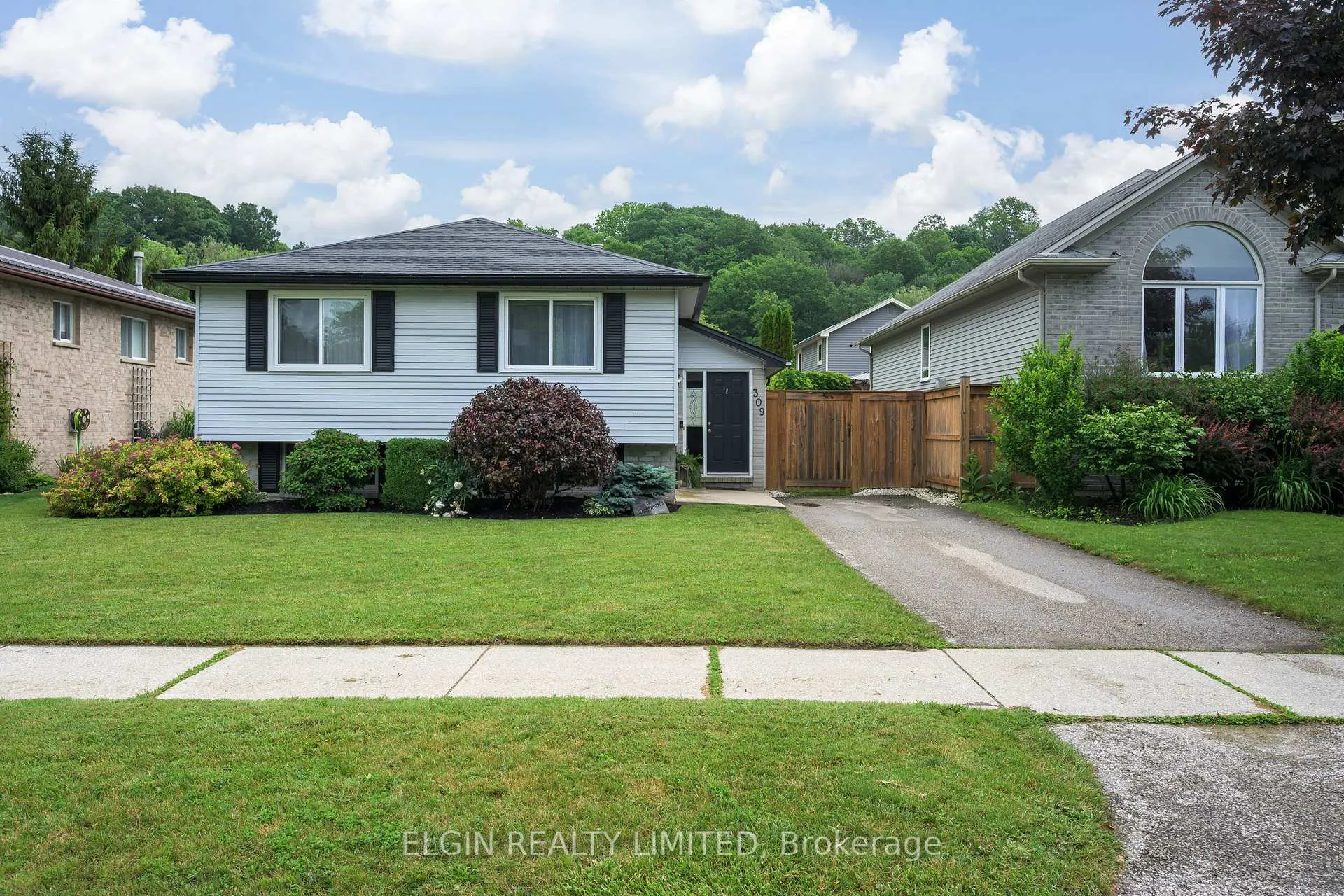 Photo 2 of 309 Frances Street, Central Elgin, Port Stanley — HOMEH