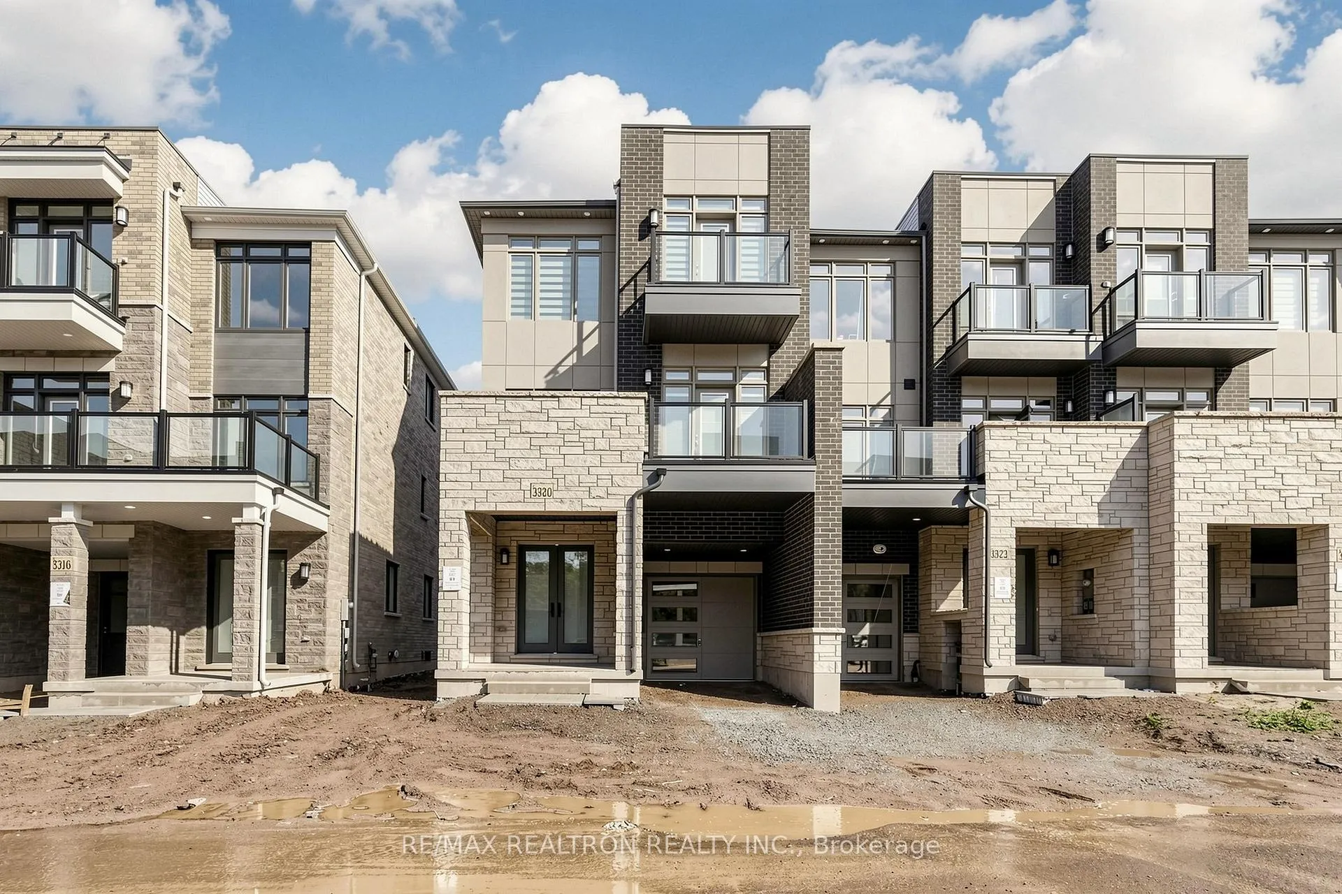 Photo 1 of 3320 Azam Way, Oakville, Glenorchy — HOMEH