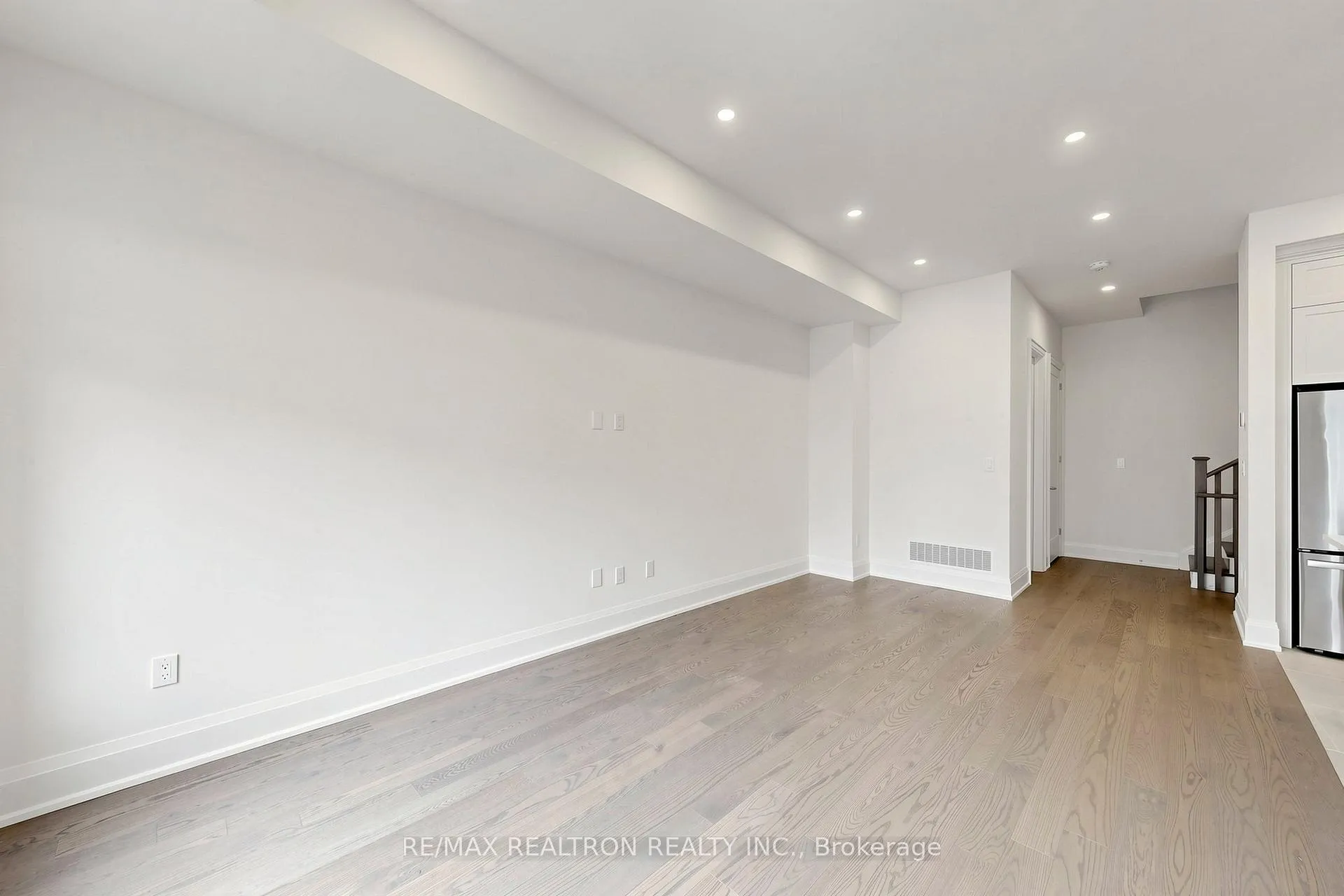 Photo 8 of 3320 Azam Way, Oakville, Glenorchy — HOMEH