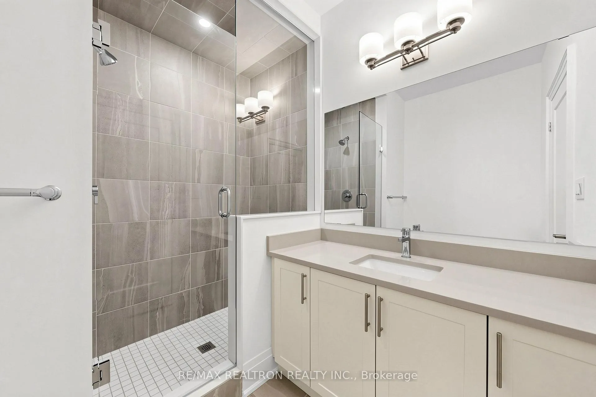 Photo 25 of 3320 Azam Way, Oakville, Glenorchy — HOMEH