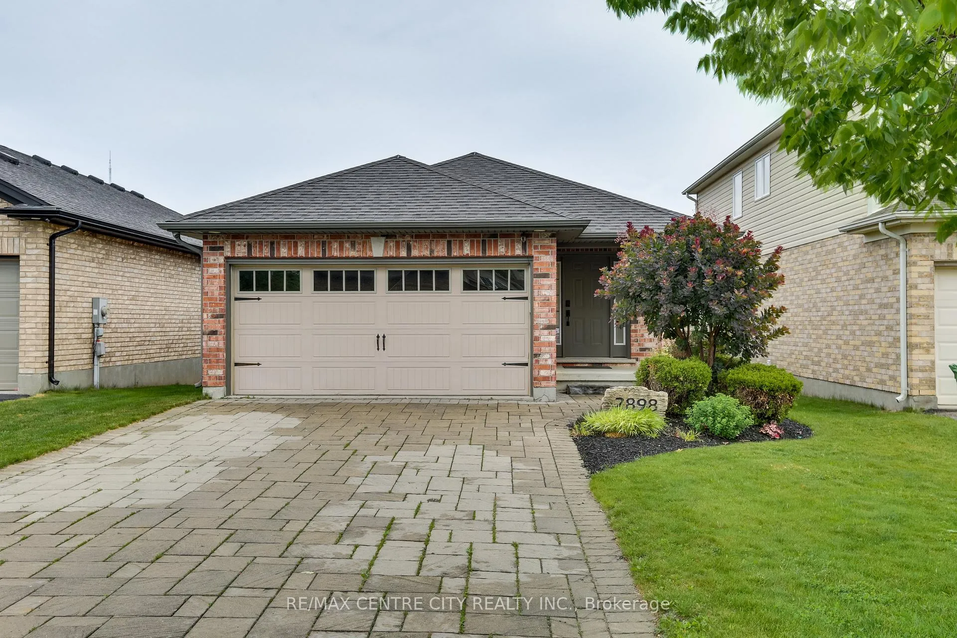 Photo 1 of 2898 Biddulph Street, London, South W — HOMEH
