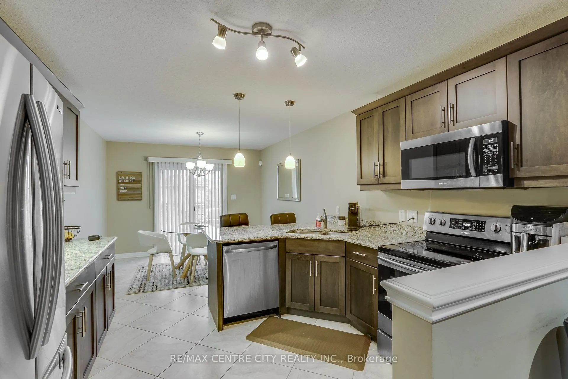 Photo 12 of 2898 Biddulph Street, London, South W — HOMEH