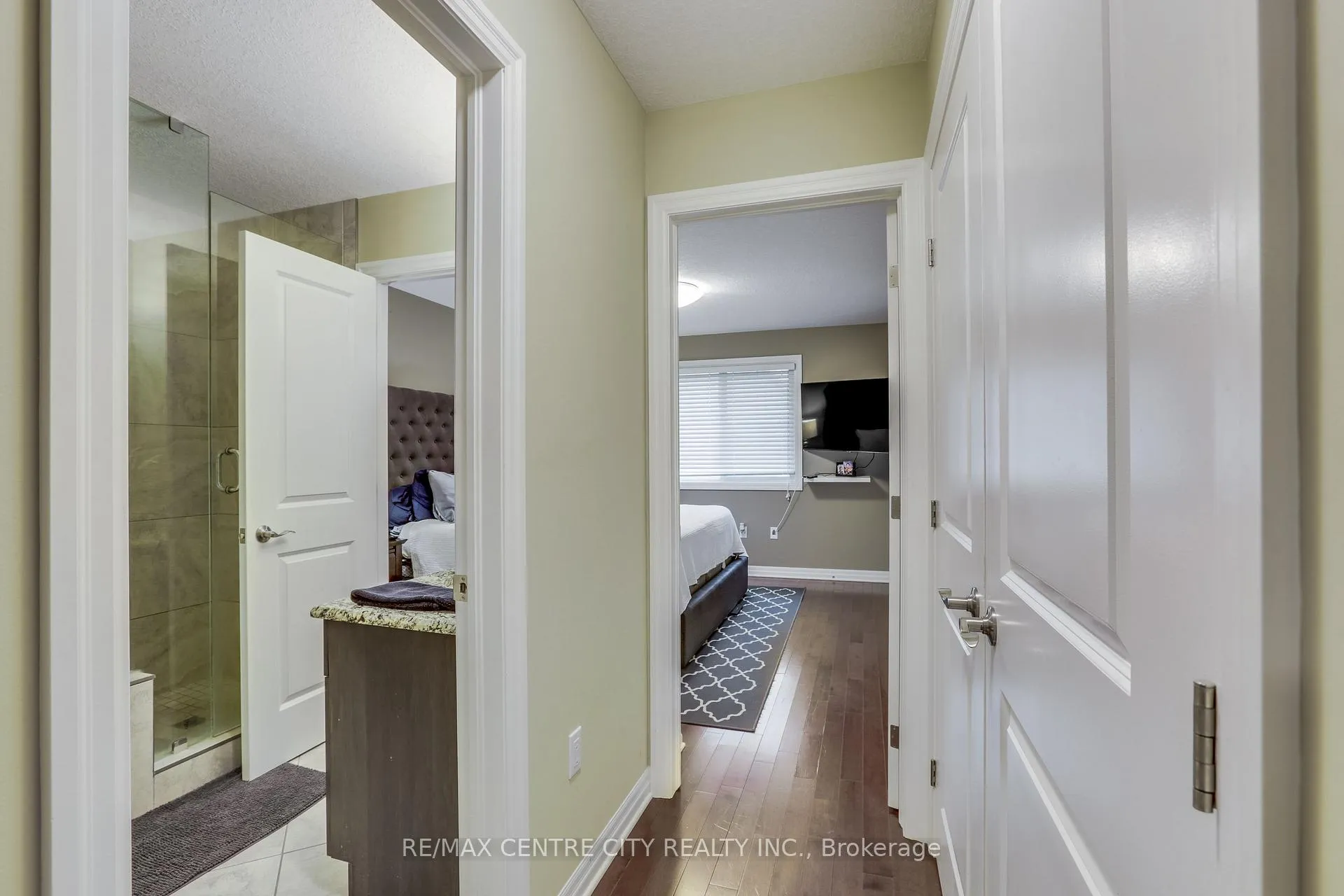 Photo 18 of 2898 Biddulph Street, London, South W — HOMEH
