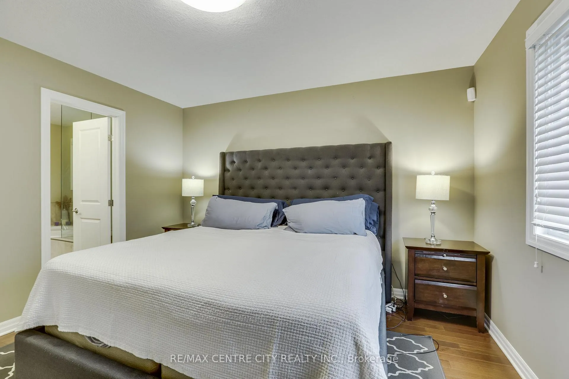 Photo 20 of 2898 Biddulph Street, London, South W — HOMEH