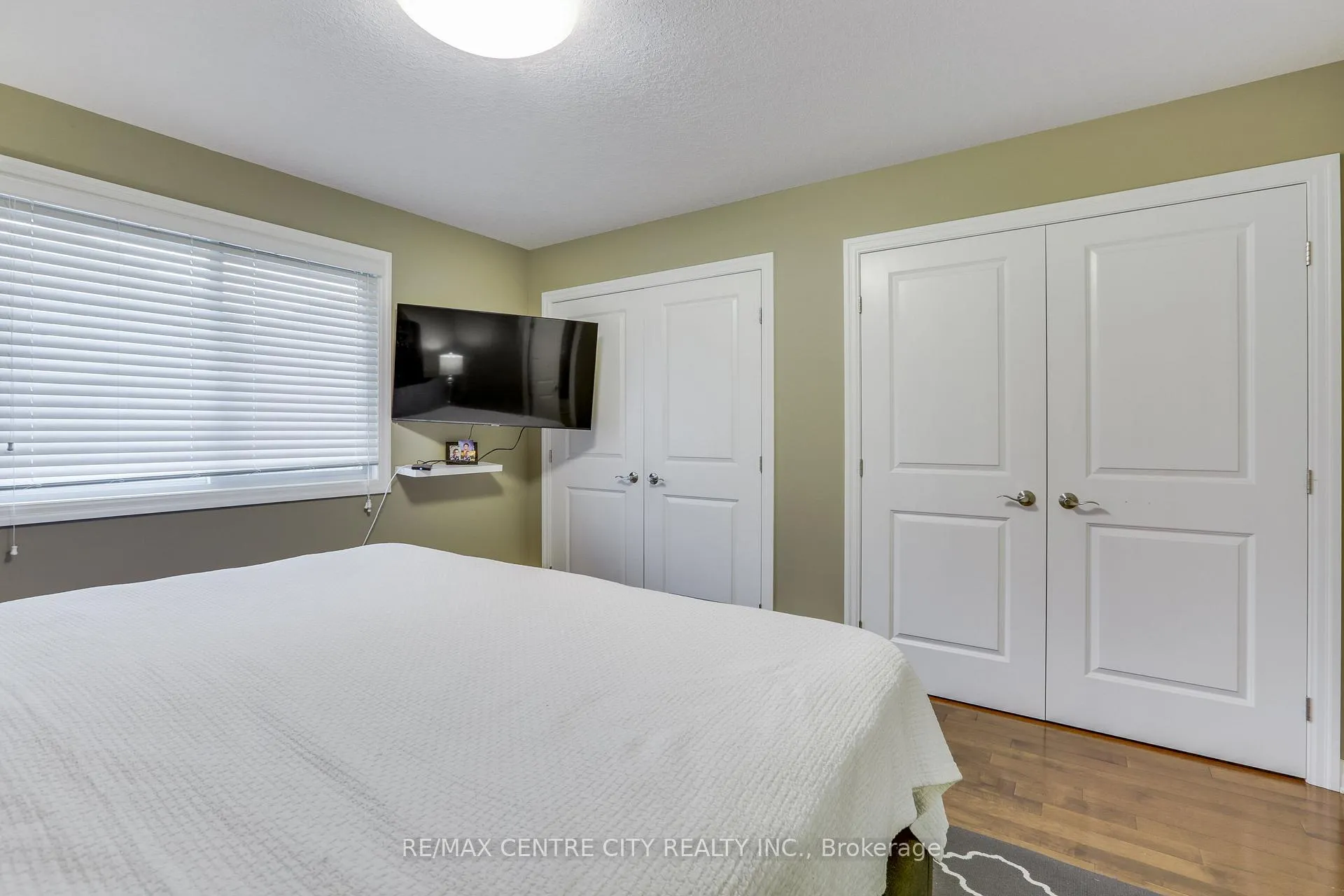 Photo 22 of 2898 Biddulph Street, London, South W — HOMEH