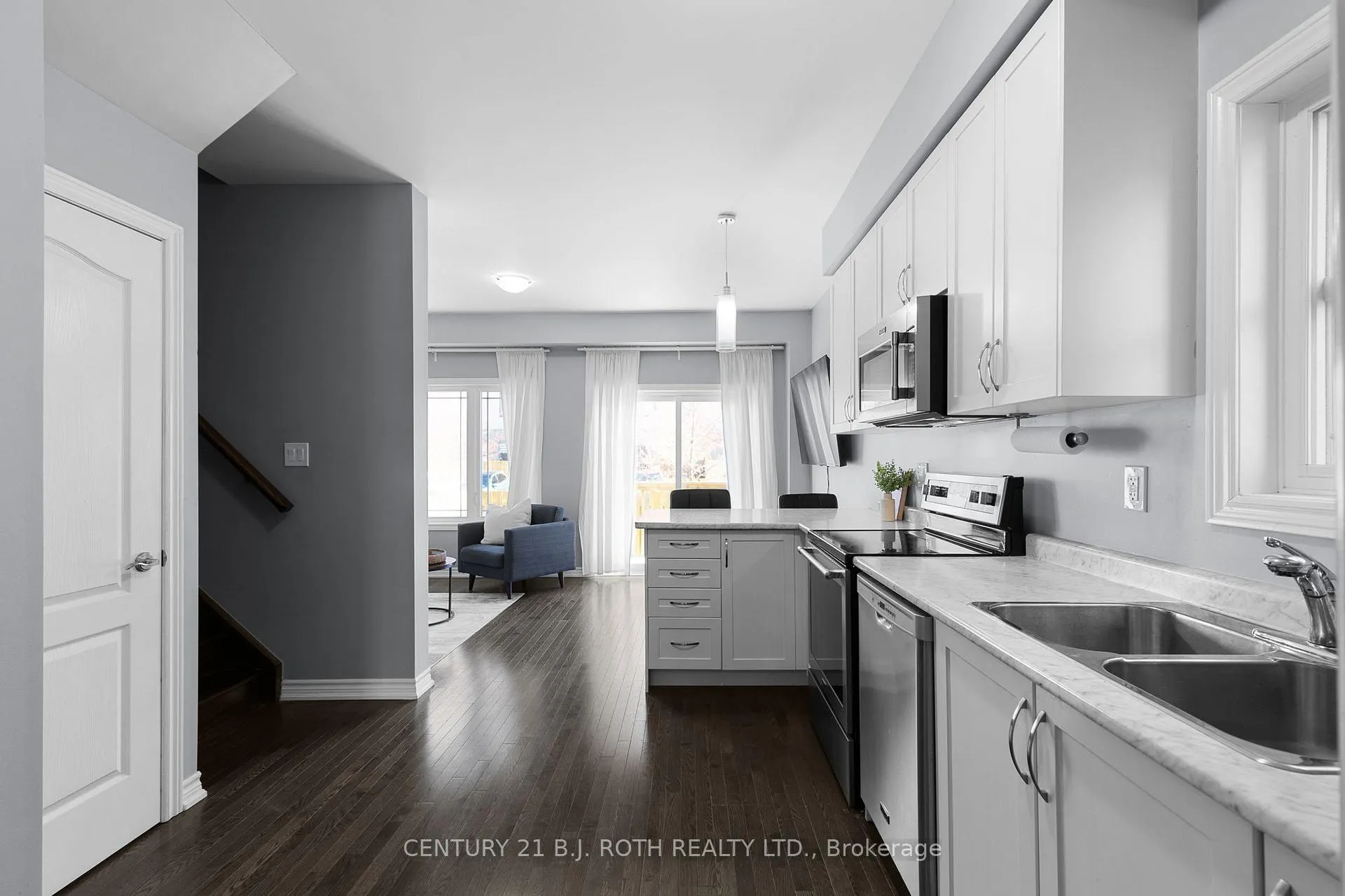 Photo 4 of 27 Cygnus Crescent, Barrie, Ardagh — HOMEH