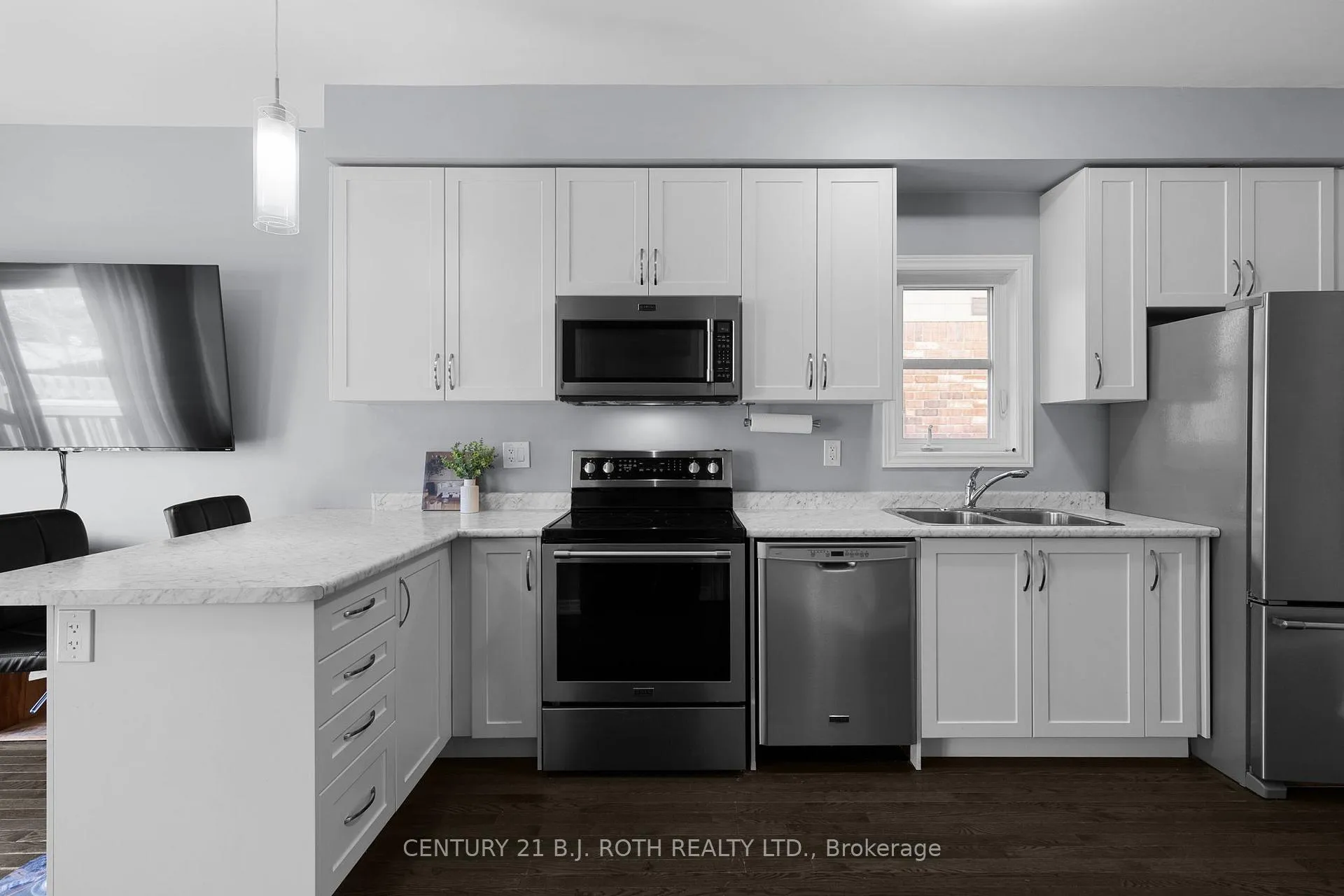 Photo 5 of 27 Cygnus Crescent, Barrie, Ardagh — HOMEH