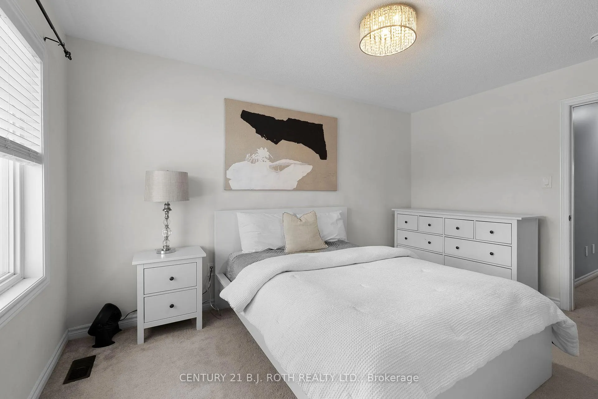 Photo 11 of 27 Cygnus Crescent, Barrie, Ardagh — HOMEH