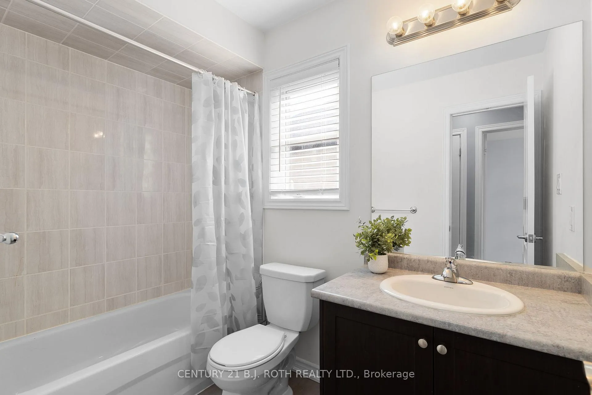 Photo 14 of 27 Cygnus Crescent, Barrie, Ardagh — HOMEH