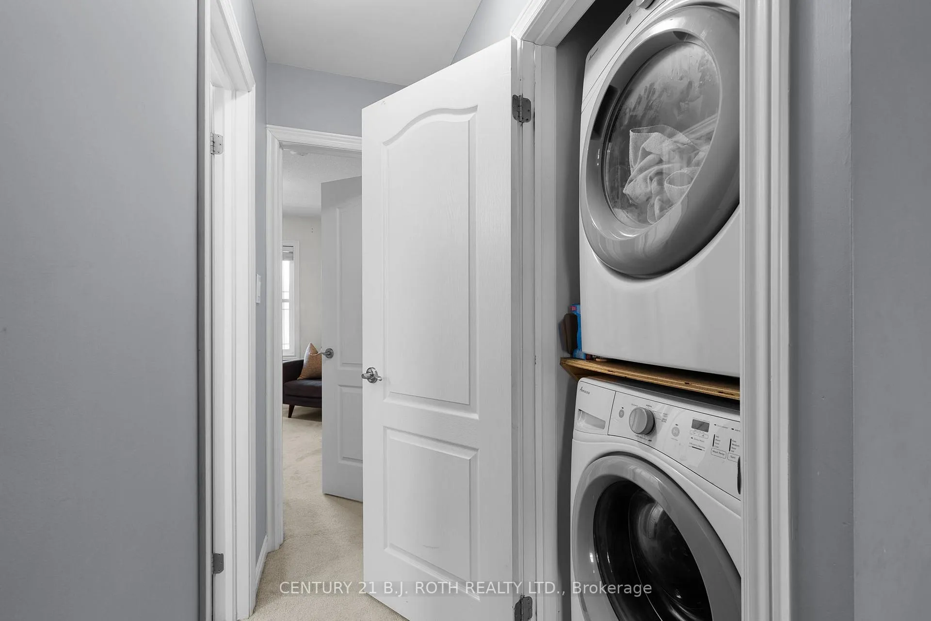Photo 16 of 27 Cygnus Crescent, Barrie, Ardagh — HOMEH