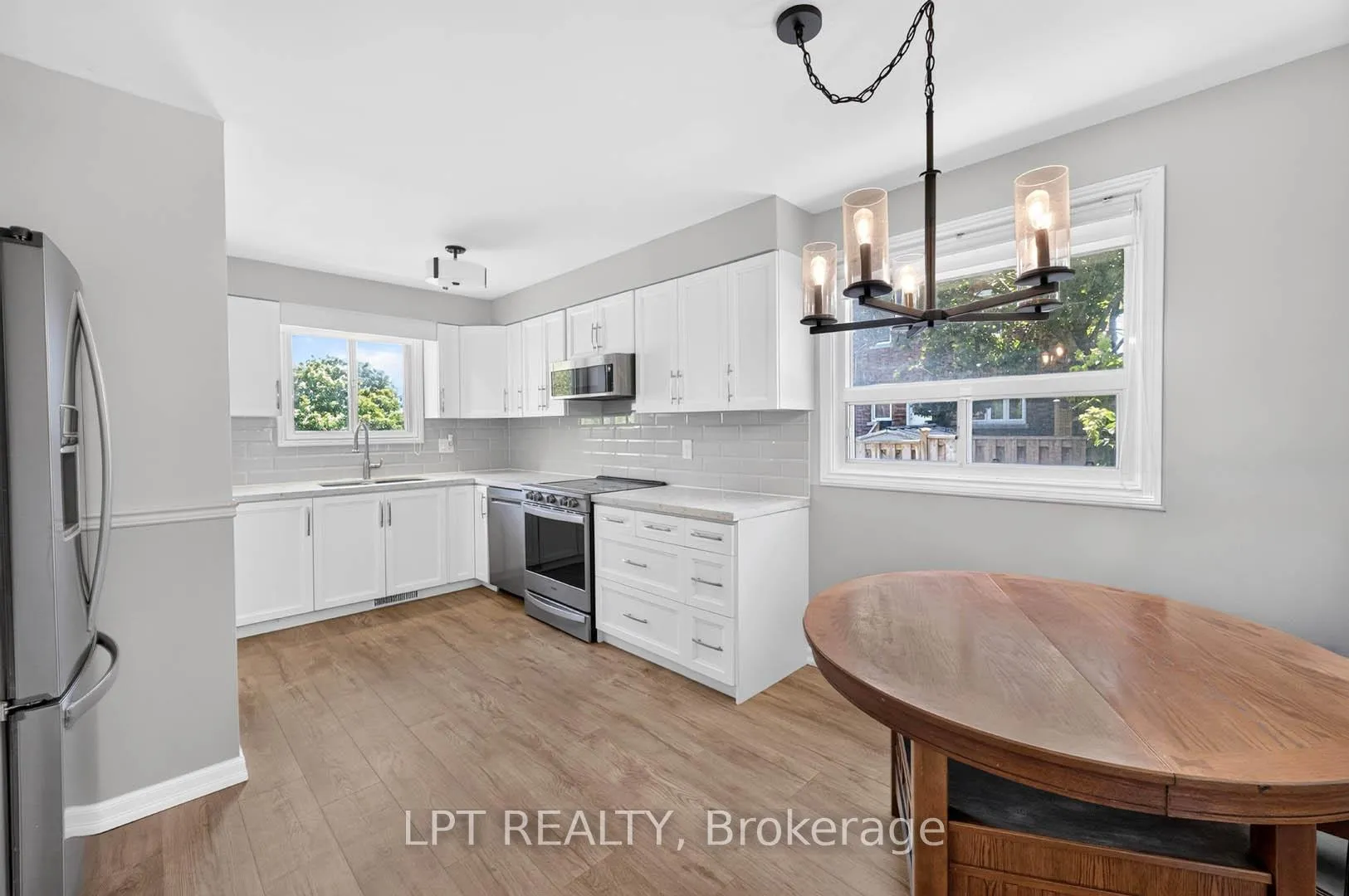 Photo 9 of 340 Fairlawn Street, Oshawa, McLaughlin — HOMEH