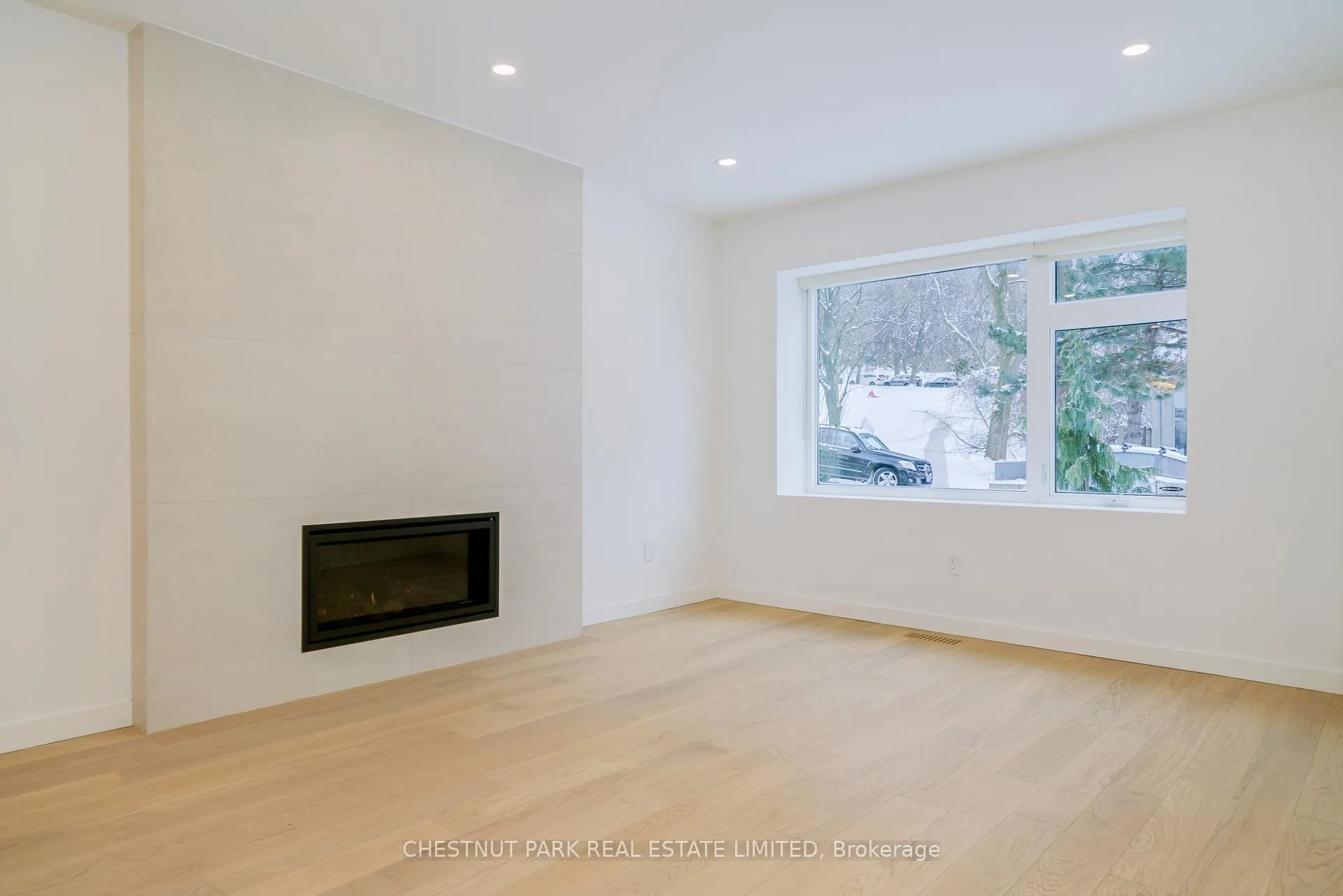 Photo 4 of 116 Boulton Drive, Toronto, Casa Loma — HOMEH