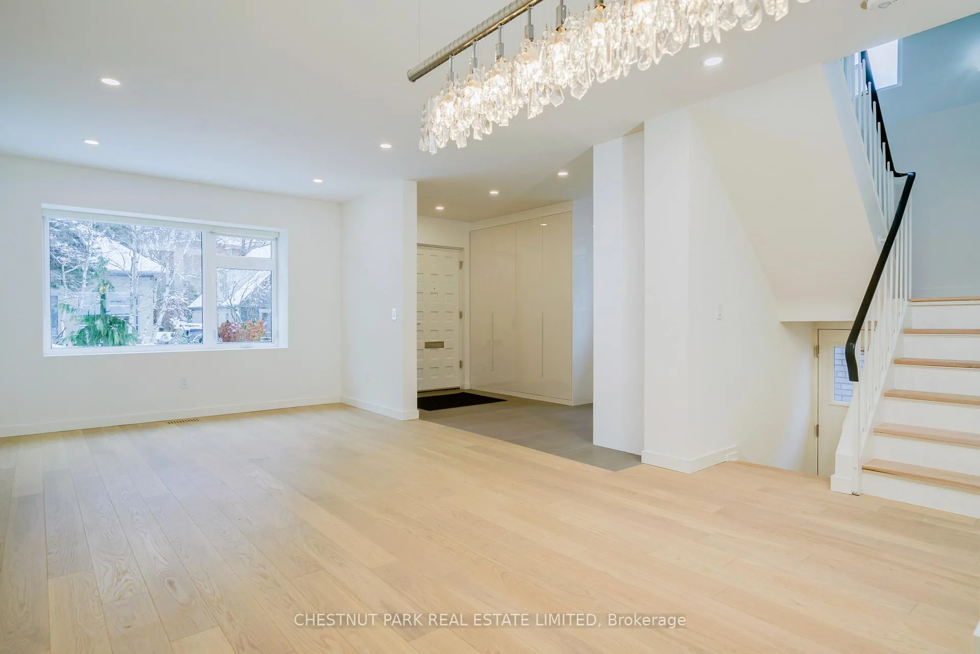Photo 5 of 116 Boulton Drive, Toronto, Casa Loma — HOMEH