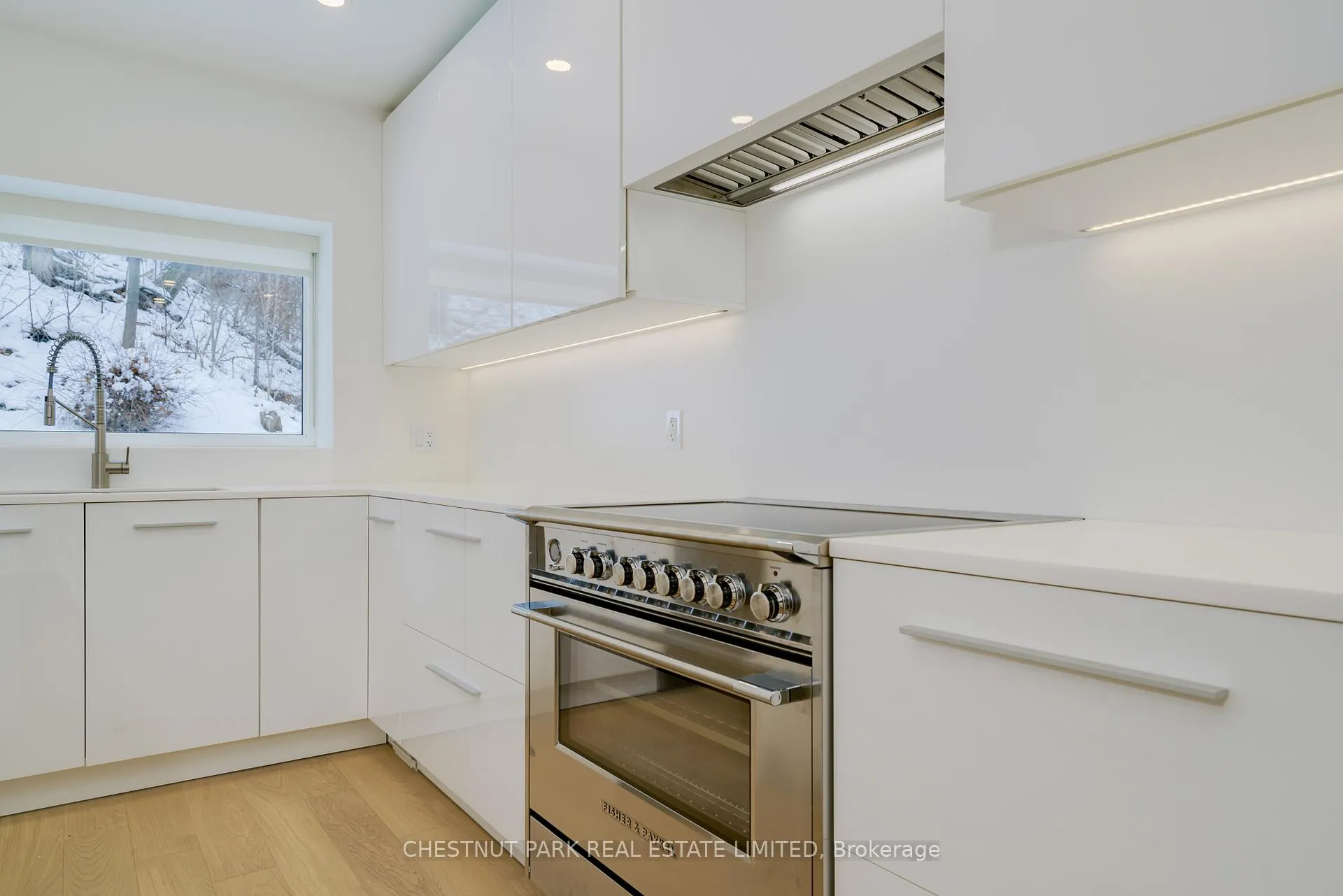 Photo 9 of 116 Boulton Drive, Toronto, Casa Loma — HOMEH