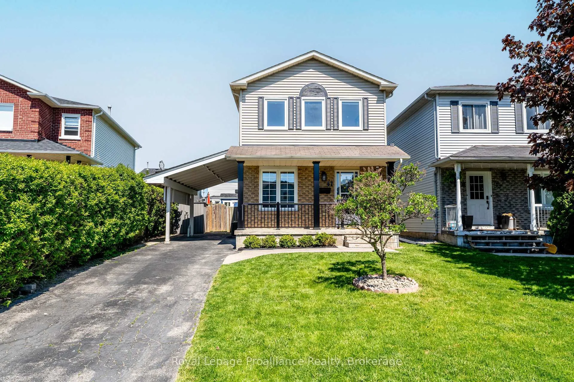 Photo 2 of 41 Burnham Boulevard, Port Hope — HOMEH