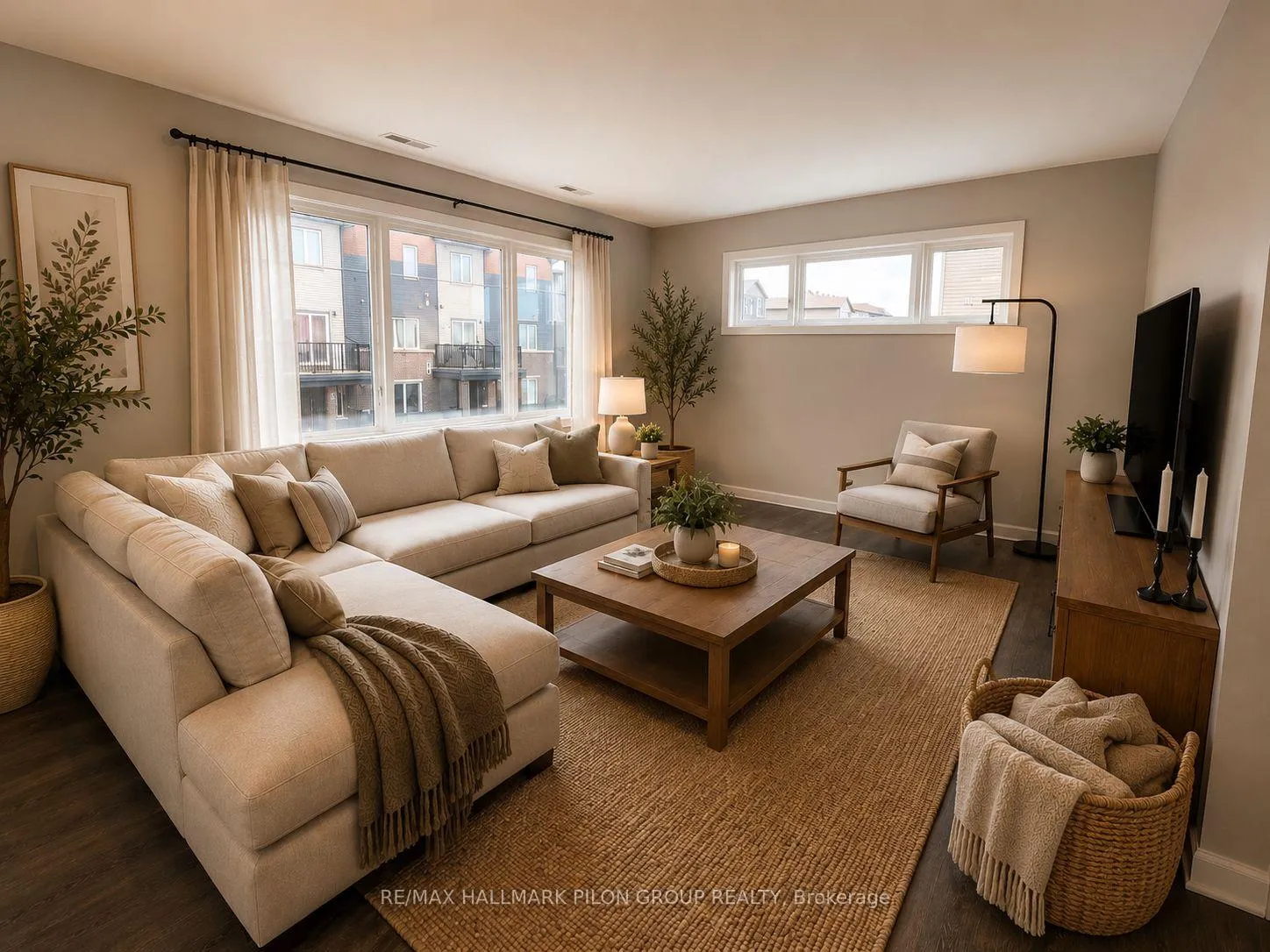 Photo 4 of Unit B, 702 Amberwing Private, Ottawa, Avalon West — HOMEH