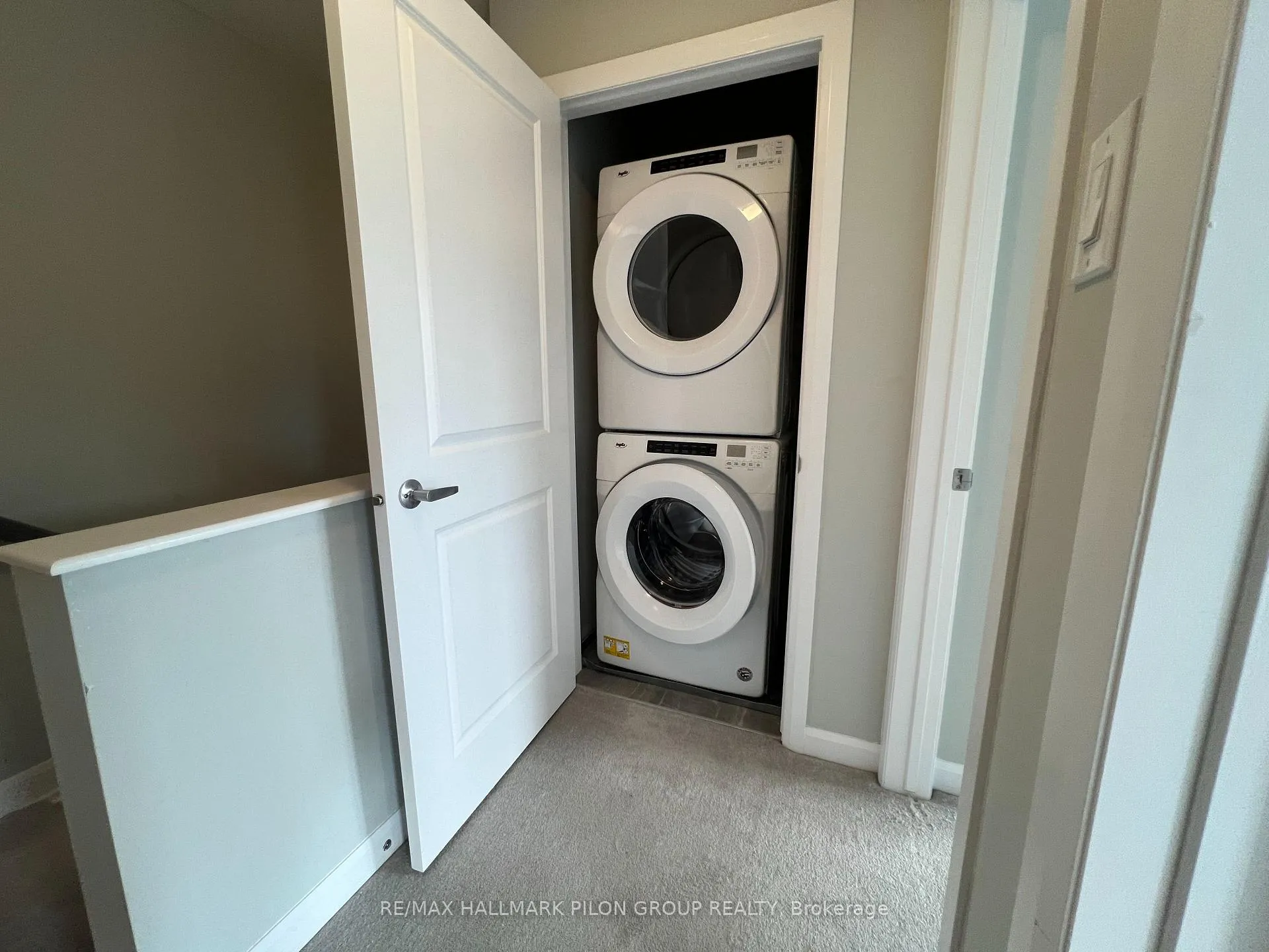Photo 10 of Unit B, 702 Amberwing Private, Ottawa, Avalon West — HOMEH