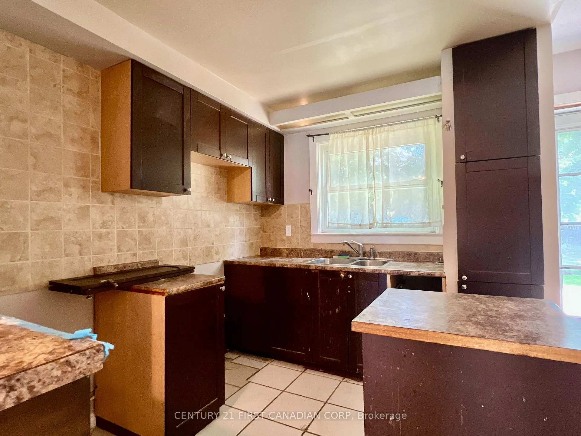 Photo 6 of Unit 34, 40 Arbour Glen Crescent, London, East A — HOMEH