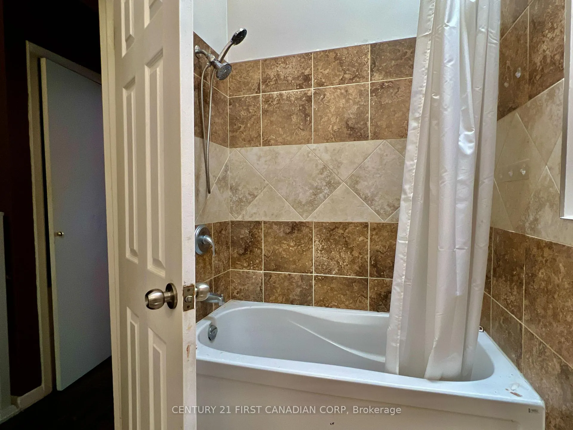 Photo 11 of Unit 34, 40 Arbour Glen Crescent, London, East A — HOMEH