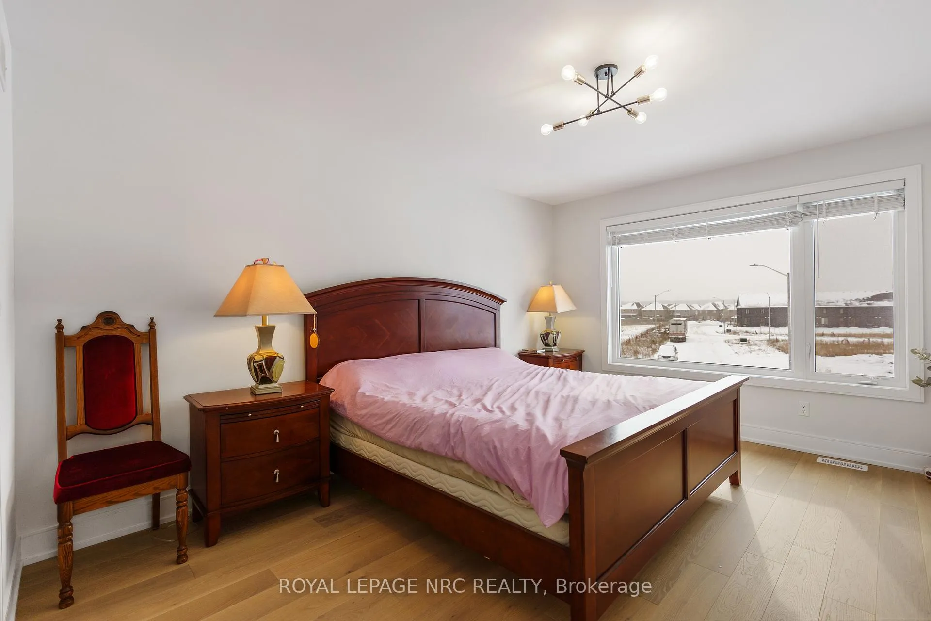 Photo 24 of 7384 Splendour Drive, Niagara Falls, Brown — HOMEH