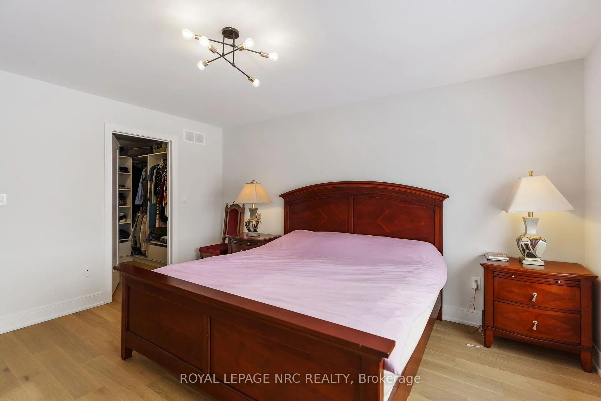 Photo 25 of 7384 Splendour Drive, Niagara Falls, Brown — HOMEH