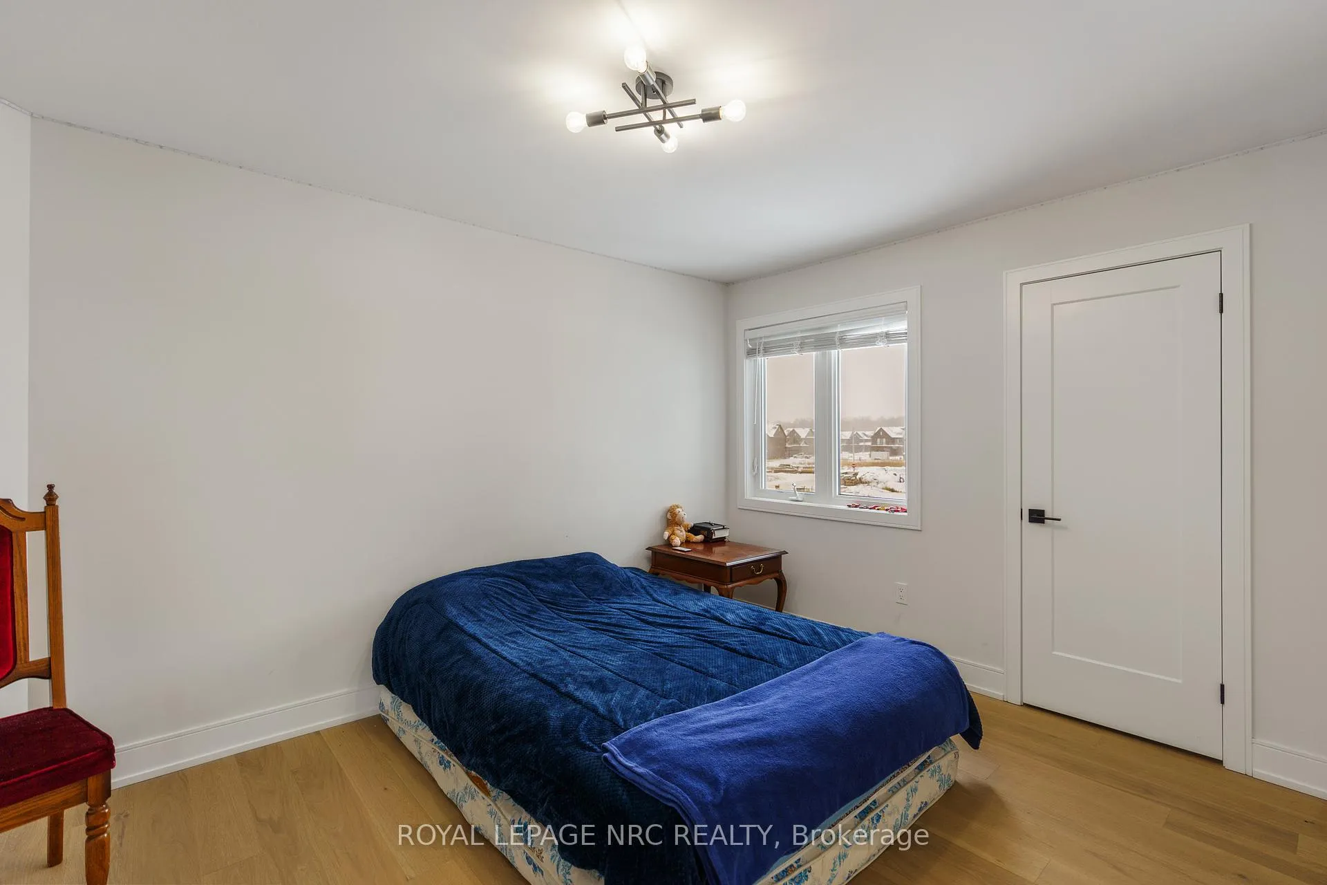 Photo 31 of 7384 Splendour Drive, Niagara Falls, Brown — HOMEH