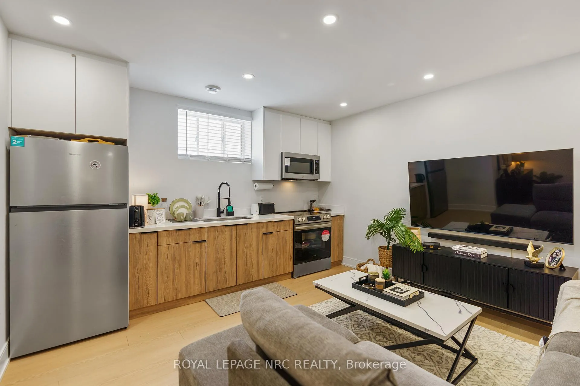 Photo 36 of 7384 Splendour Drive, Niagara Falls, Brown — HOMEH