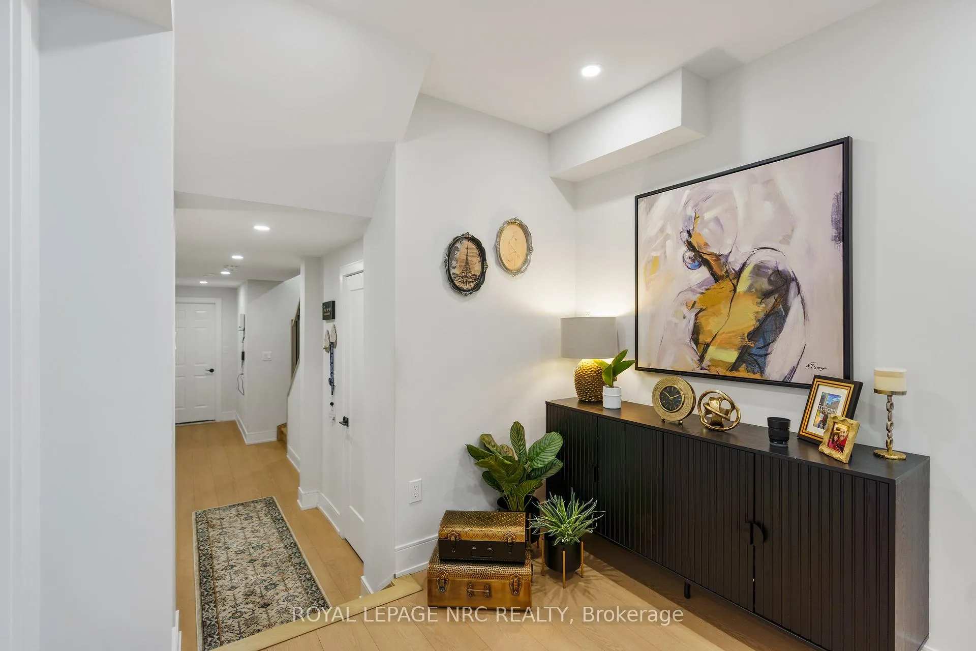 Photo 37 of 7384 Splendour Drive, Niagara Falls, Brown — HOMEH