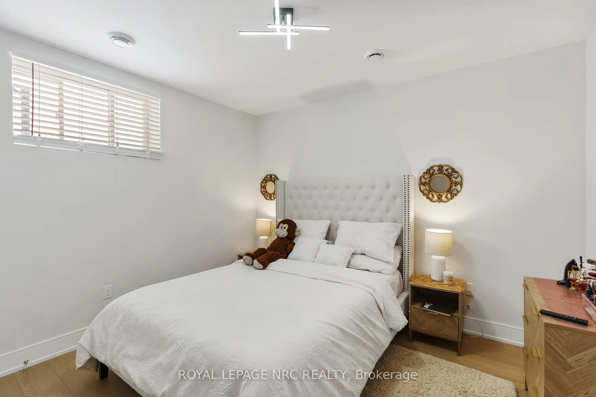 Photo 38 of 7384 Splendour Drive, Niagara Falls, Brown — HOMEH