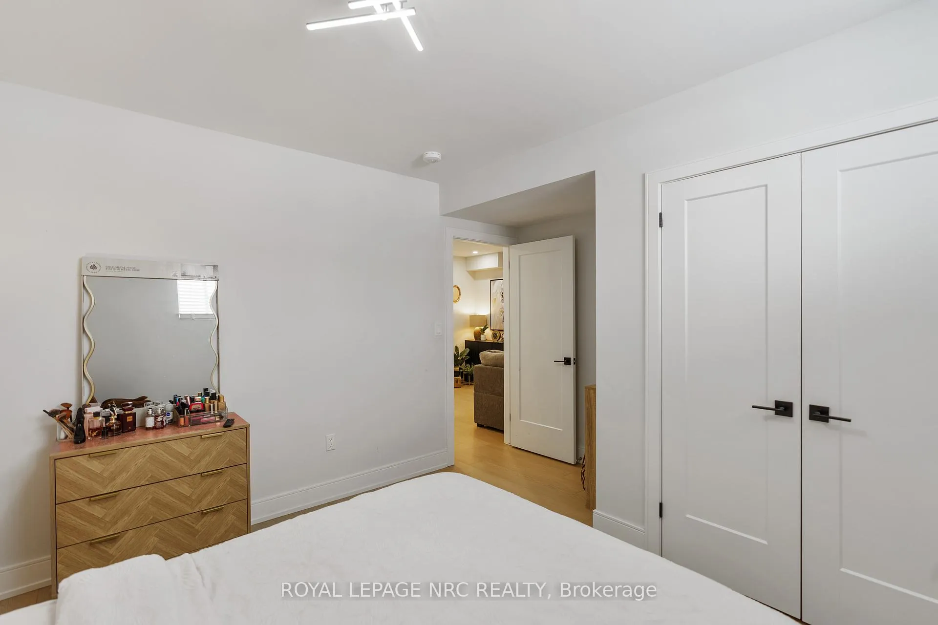 Photo 40 of 7384 Splendour Drive, Niagara Falls, Brown — HOMEH