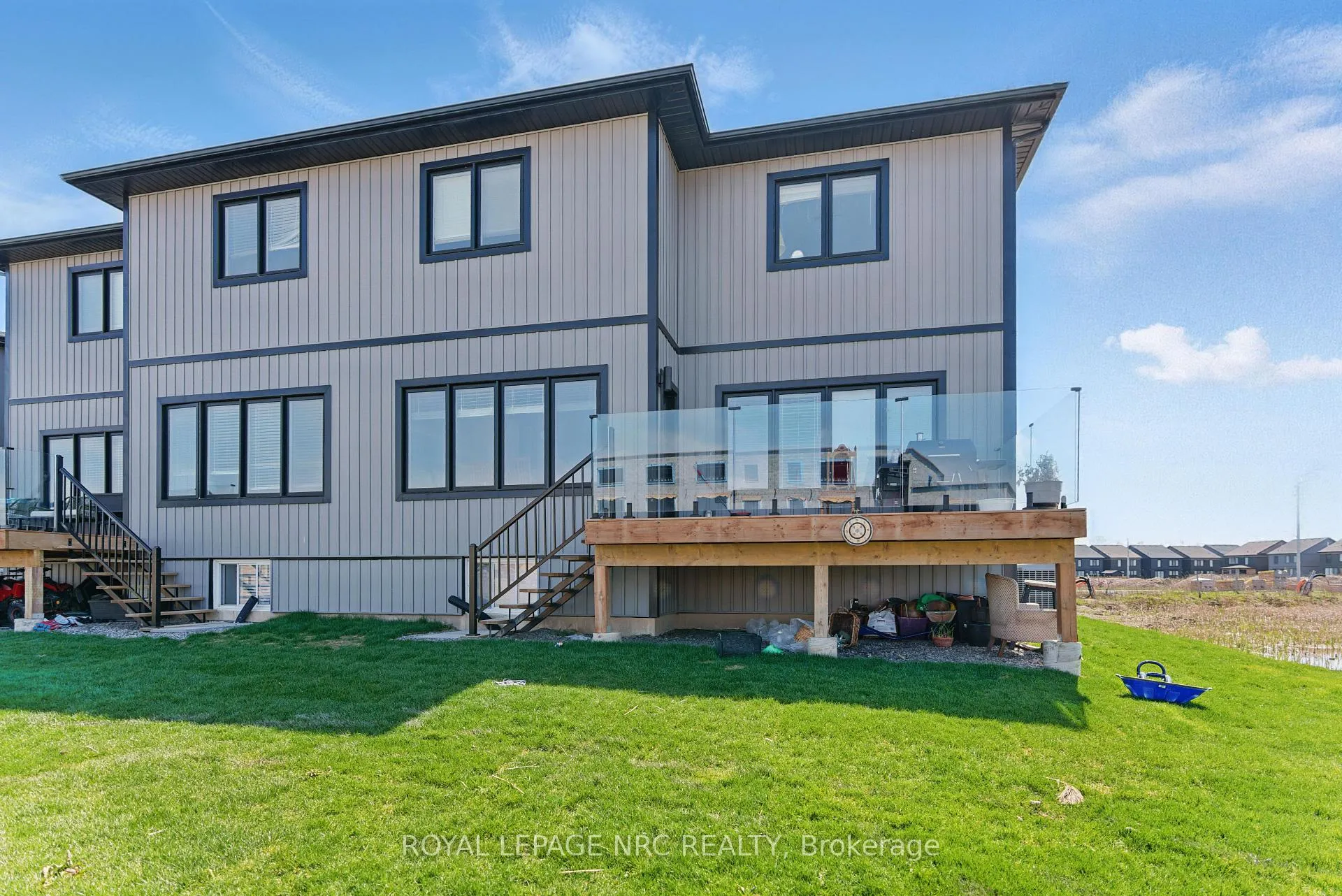 Photo 44 of 7384 Splendour Drive, Niagara Falls, Brown — HOMEH