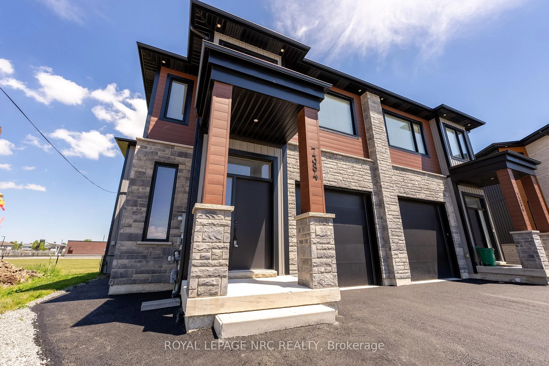 Photo of 7384 Splendour Drive